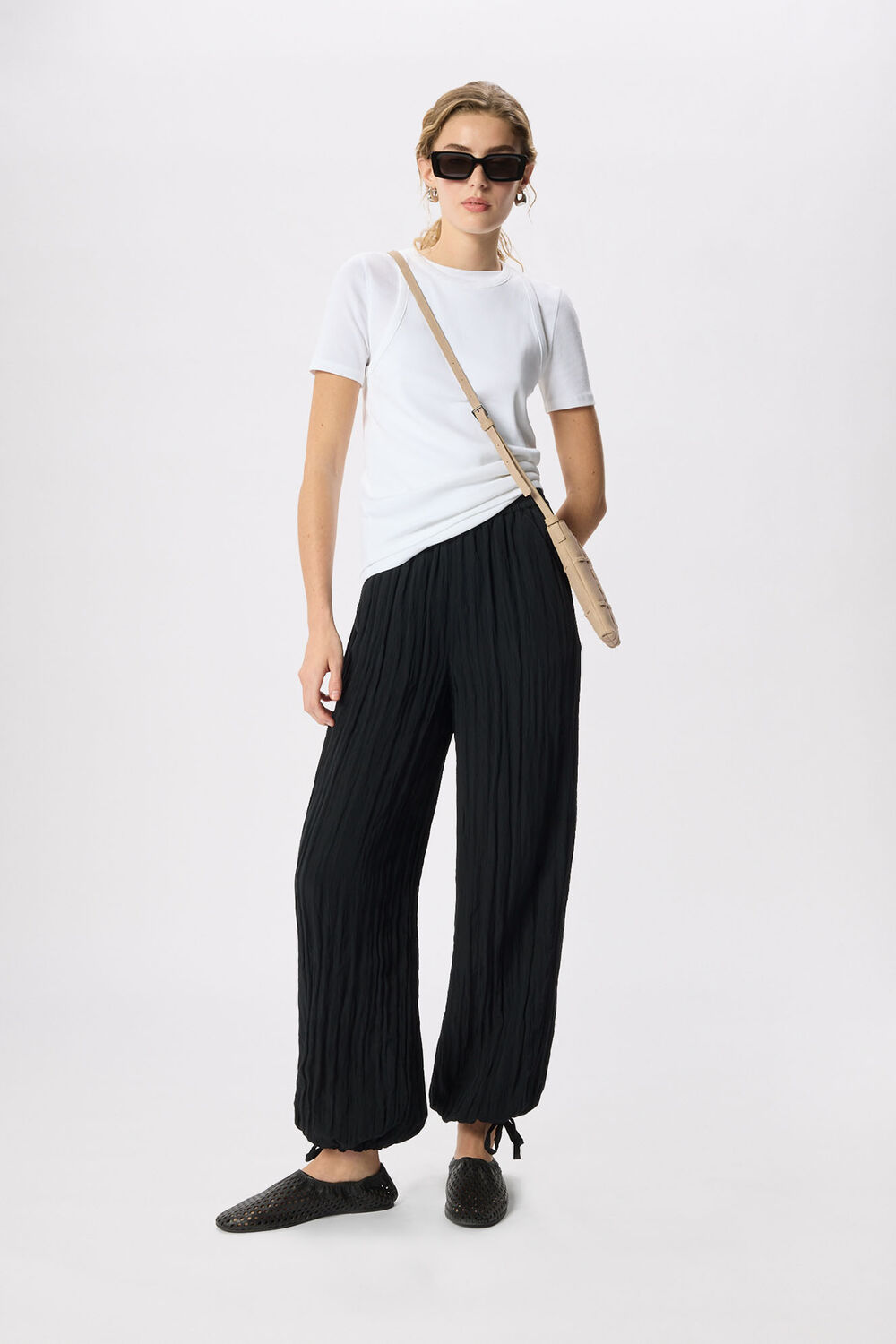 Black Balloon Tie Hem Trousers