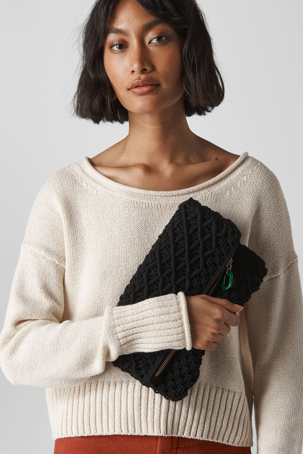 Macrame Resin Zip Clutch Black