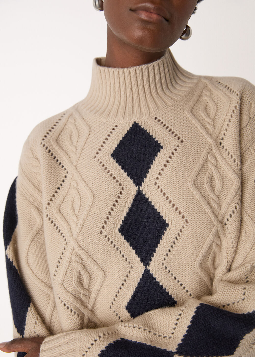 Diamond Cable Wool Detail Knit