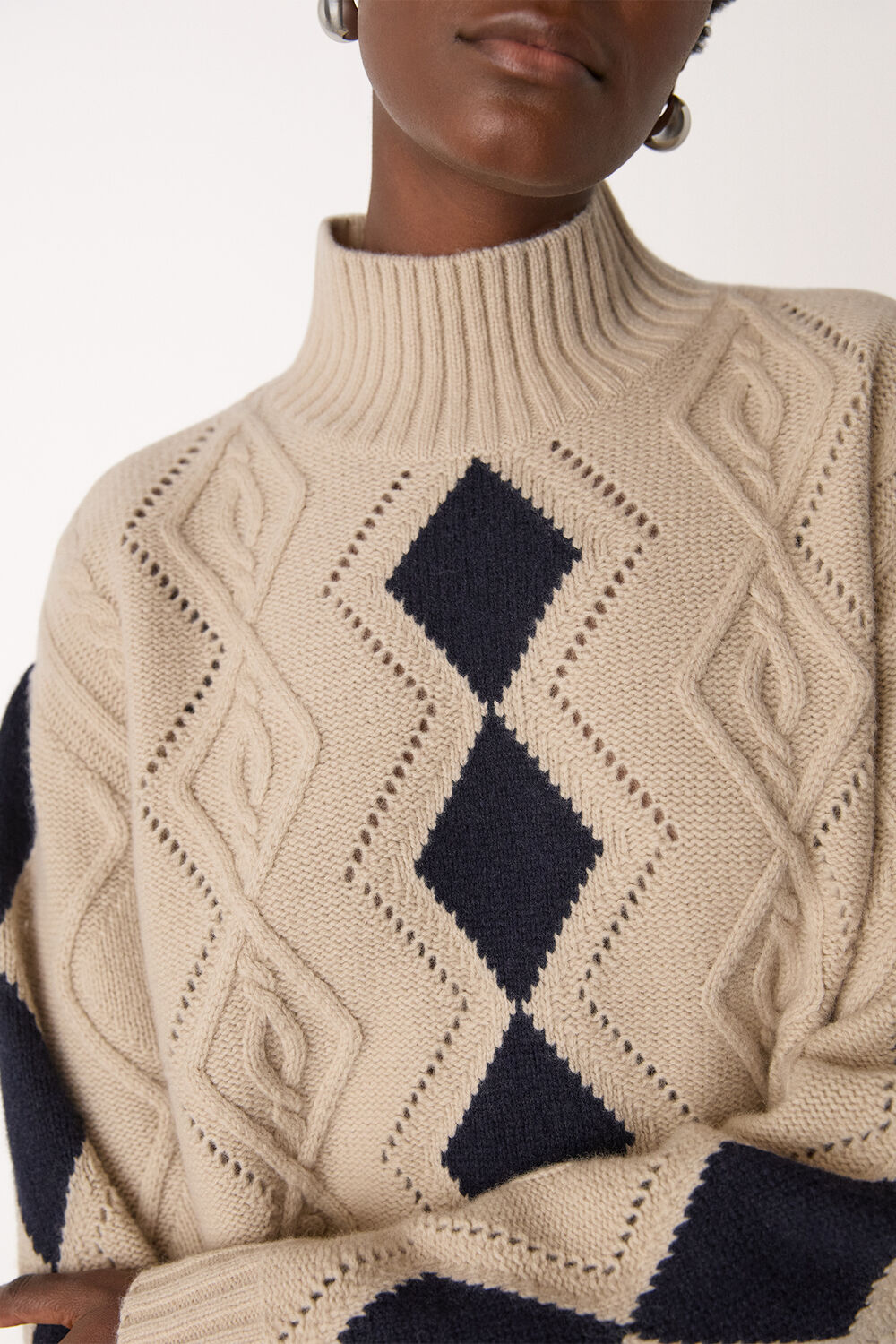 Diamond Cable Wool Detail Knit