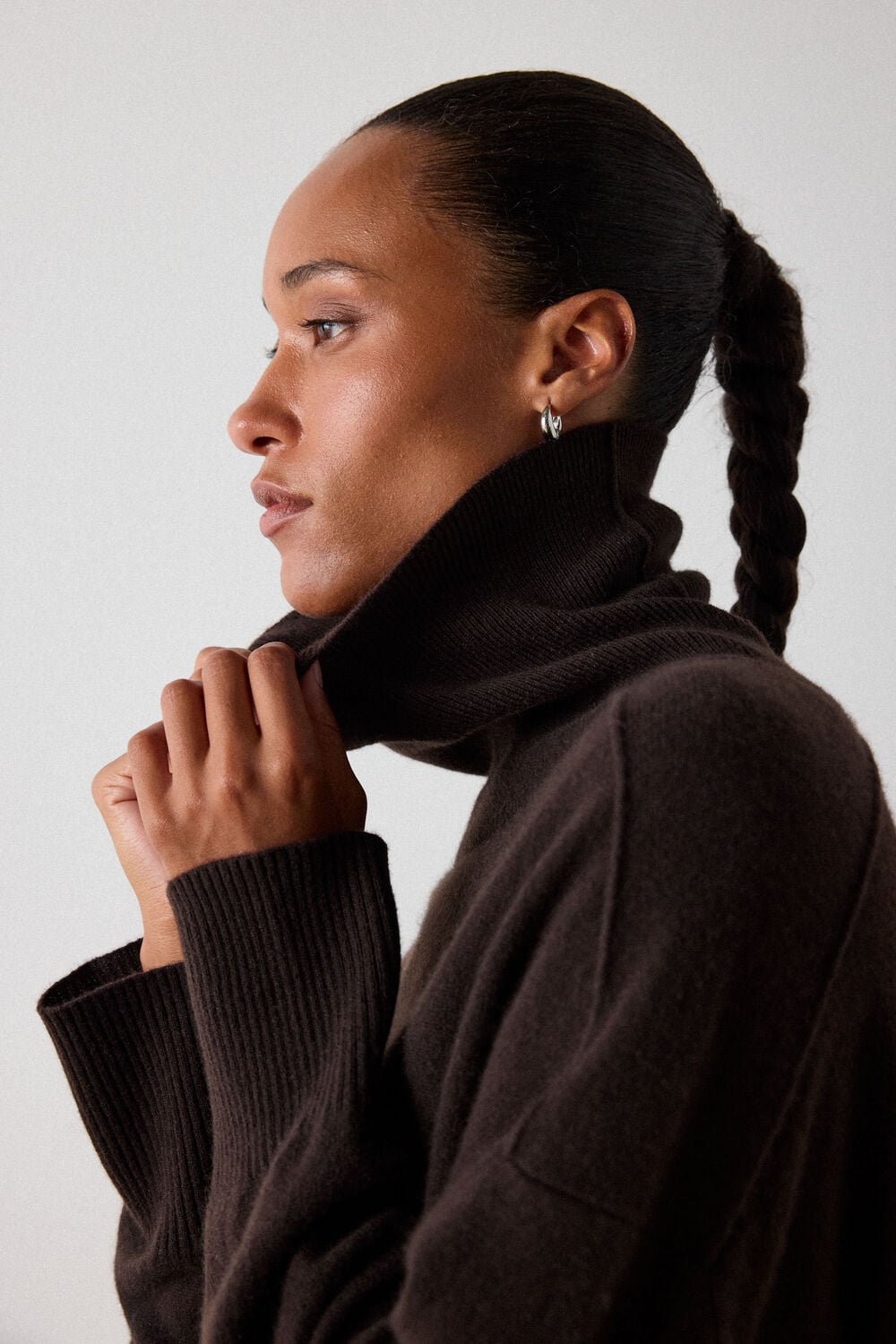 Brown Cashmere Seam Roll Neck Knit