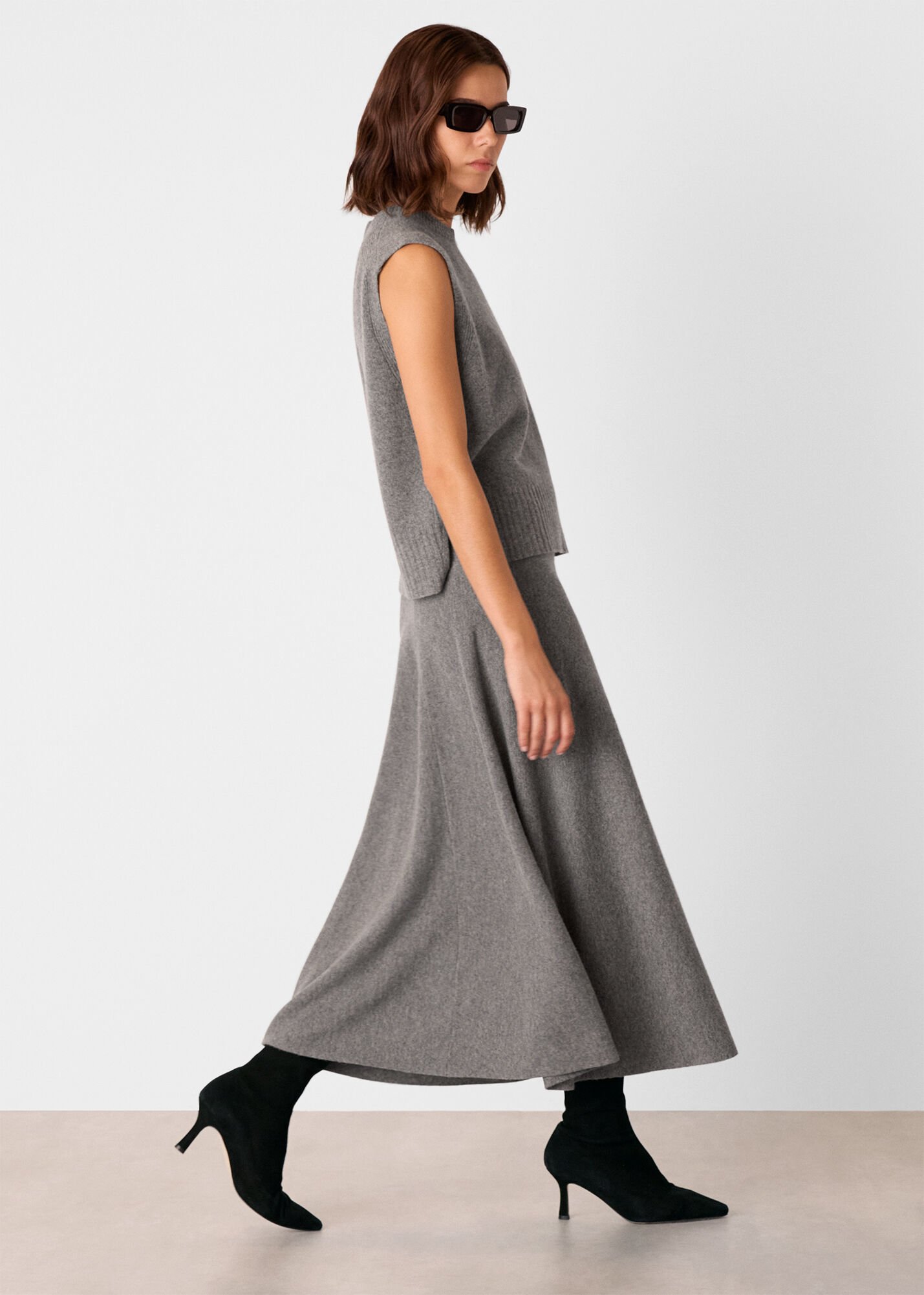 お値下げ　INSCRIRE Wool Short Vest-GRAY 完売 aalto-college-knit_d3ddbcc8-