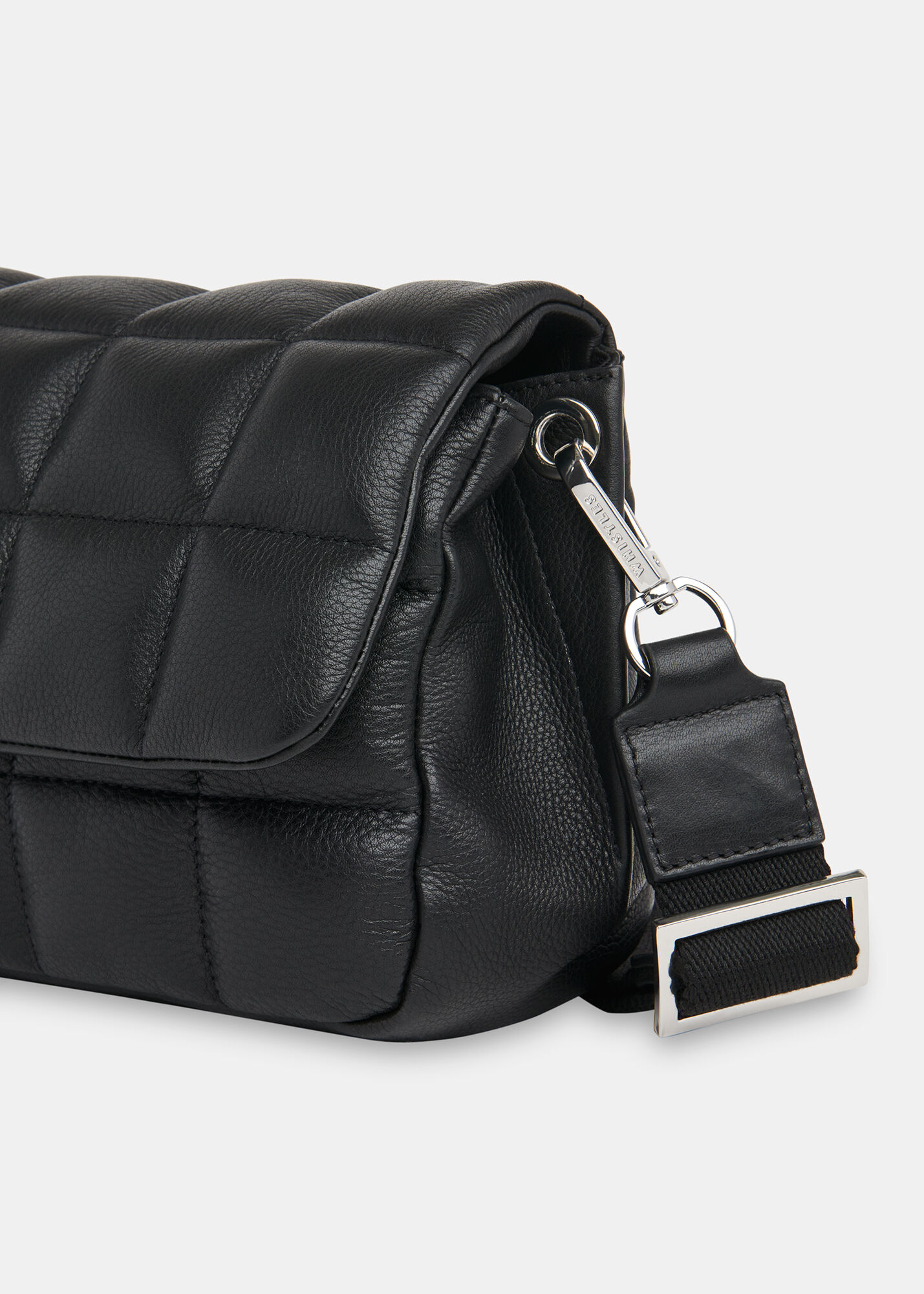 Black leather quilted hot sale crossbody bag