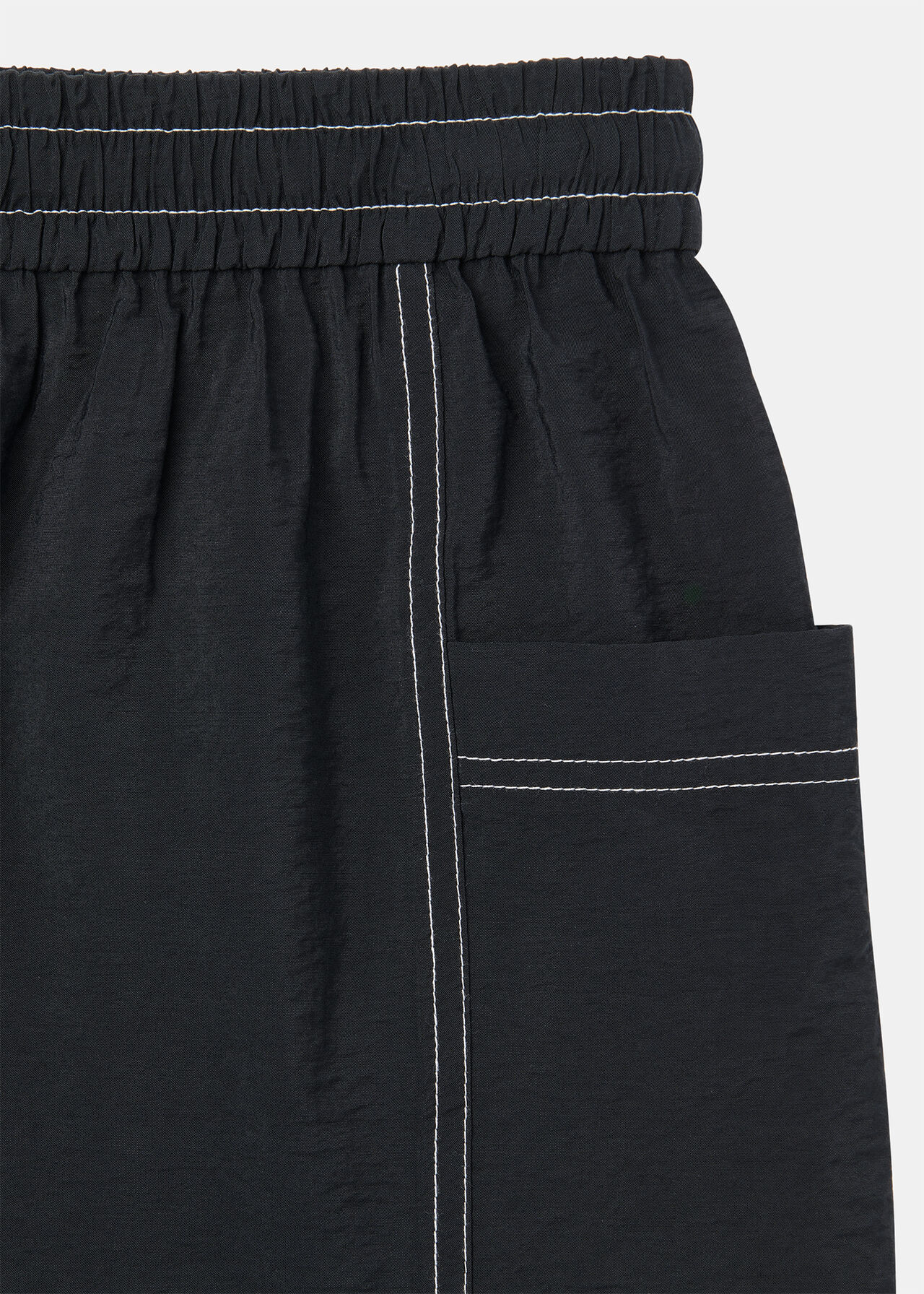 Contrast Stitch Pull On Short