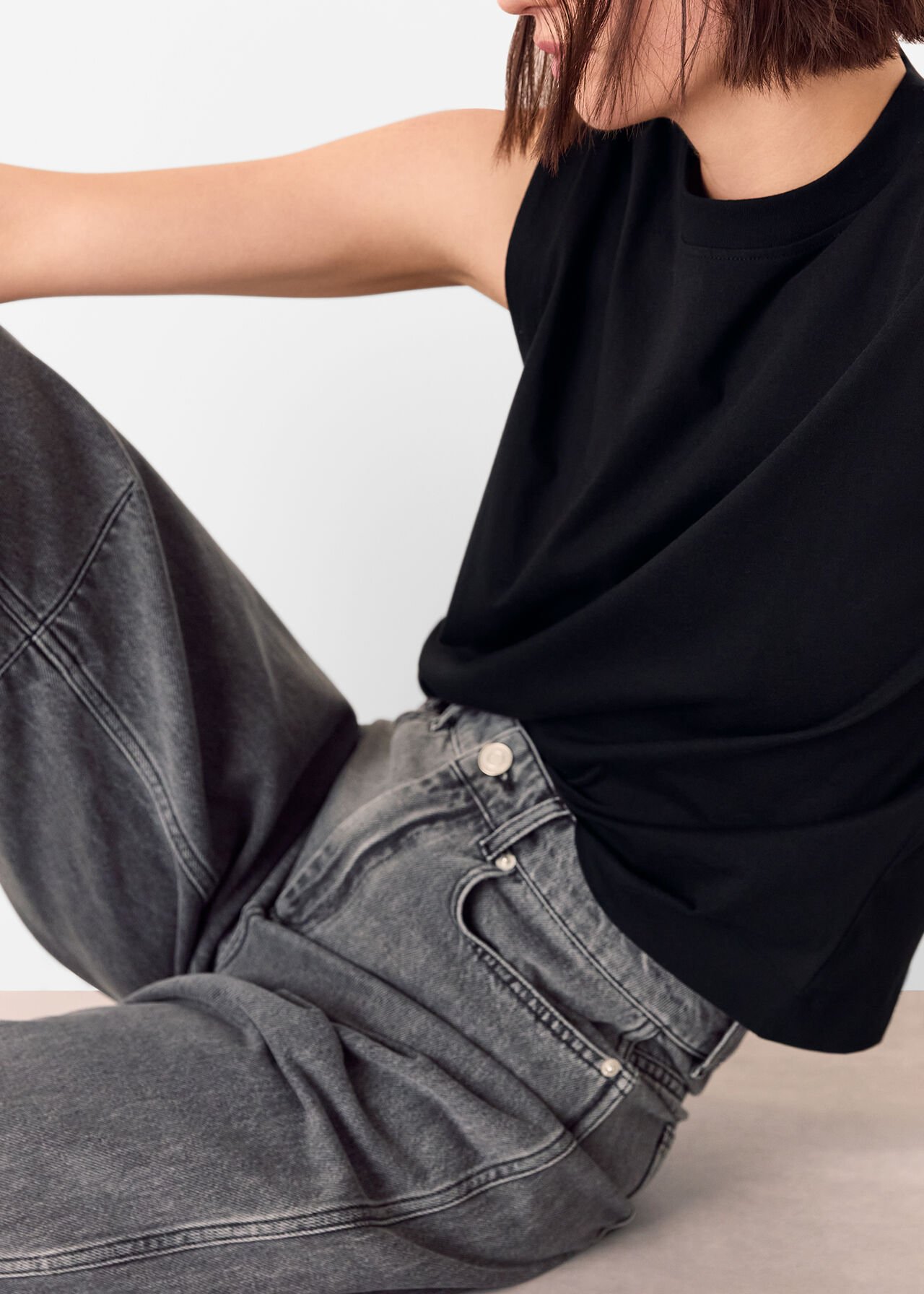 Horseshoe Barrel Leg Jean