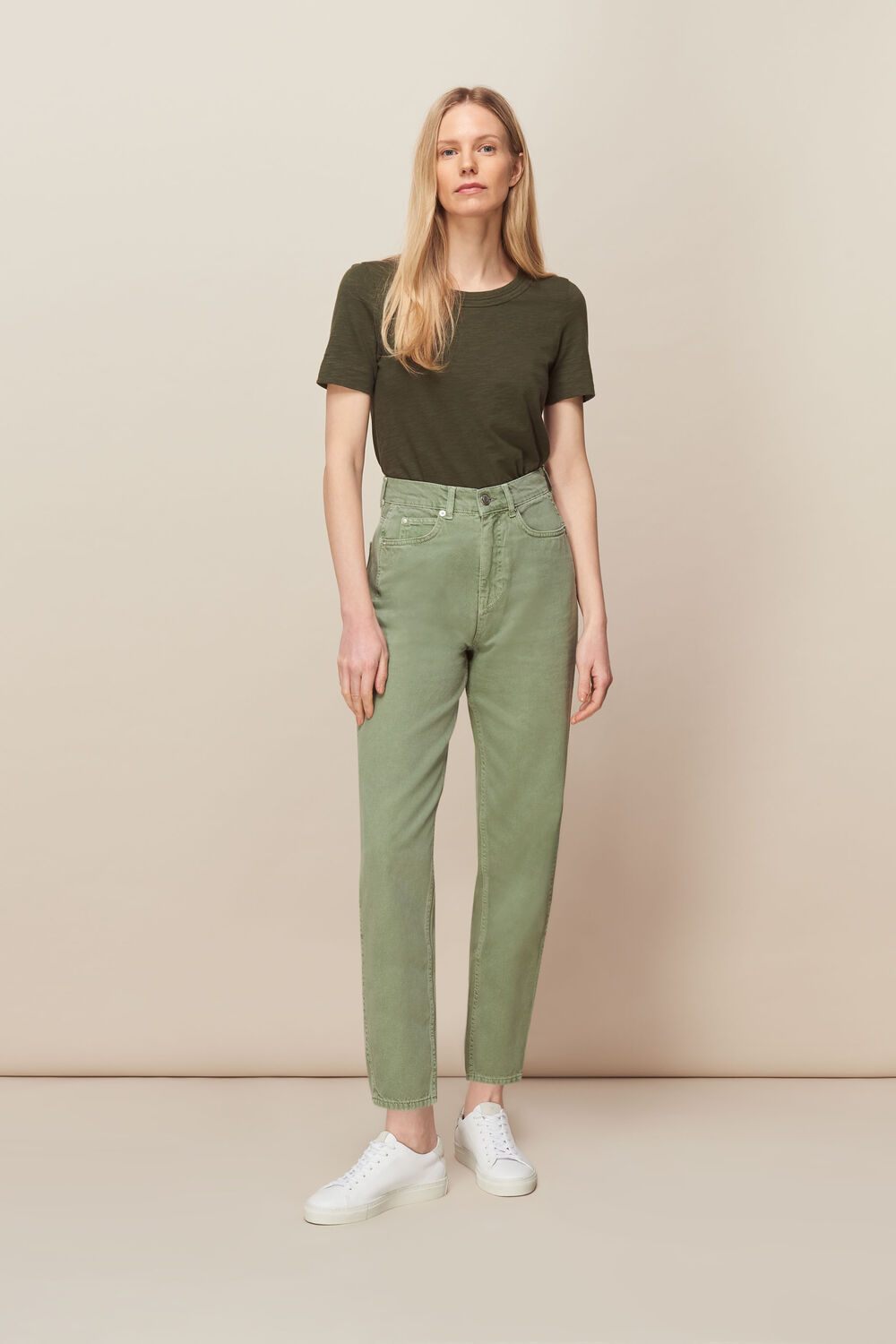 Authentic Barrel Leg Jean