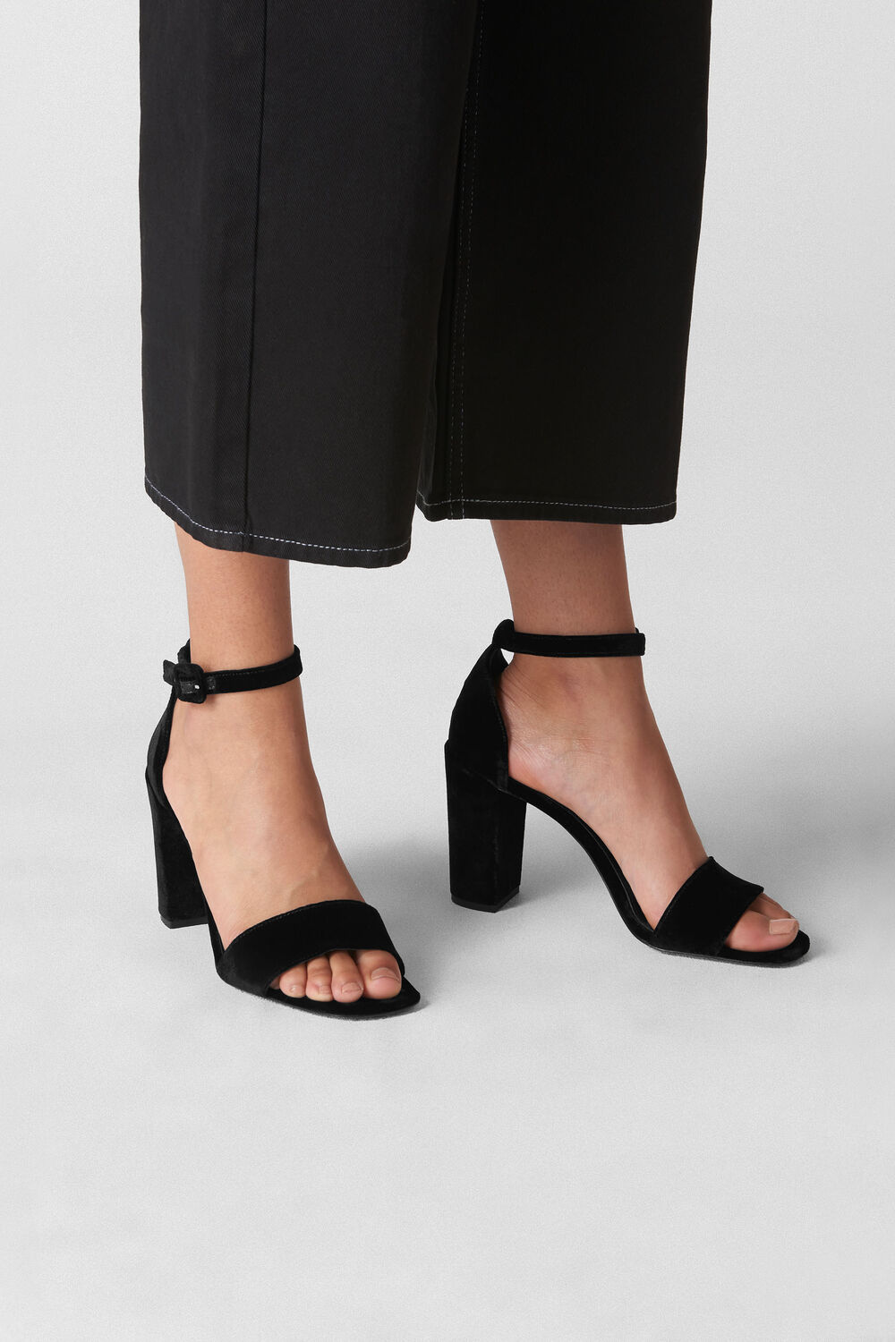 Alba Velvet Block Heel Sandal Black