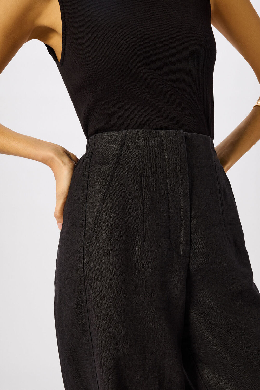 Black Petite Linen Barrel Leg Trouser