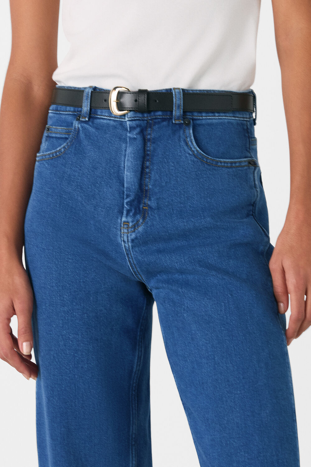 Denim Stretch Barrel Leg Jean