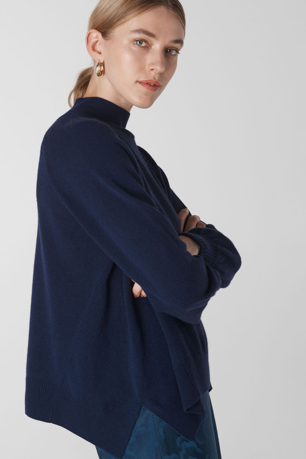 Funnel Neck Cashmere Knit Navy
