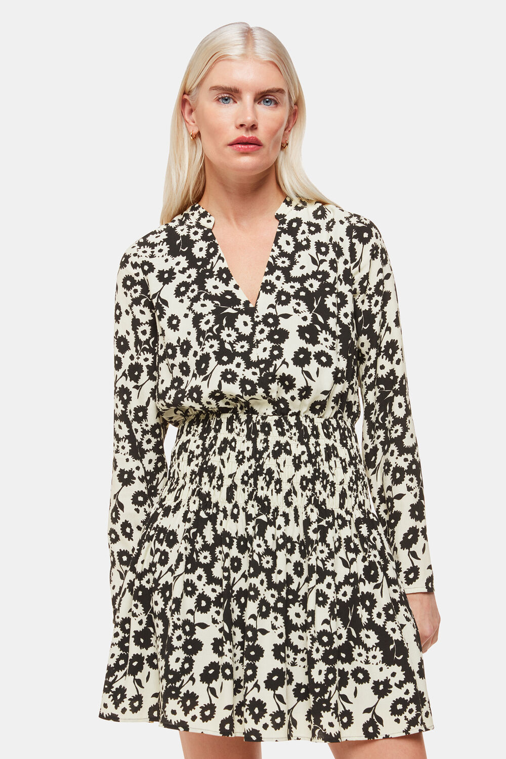 Black Petite Riley Floral Shirred Dress