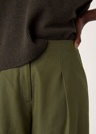 Pleat Front Barrel Trouser