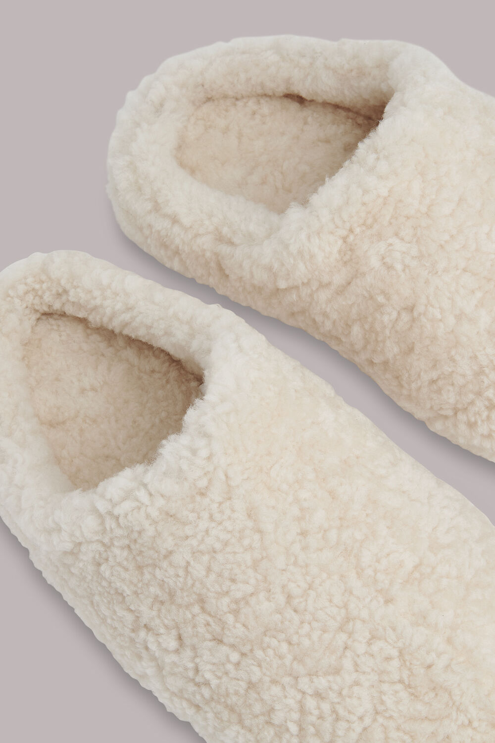 Anya Slipper