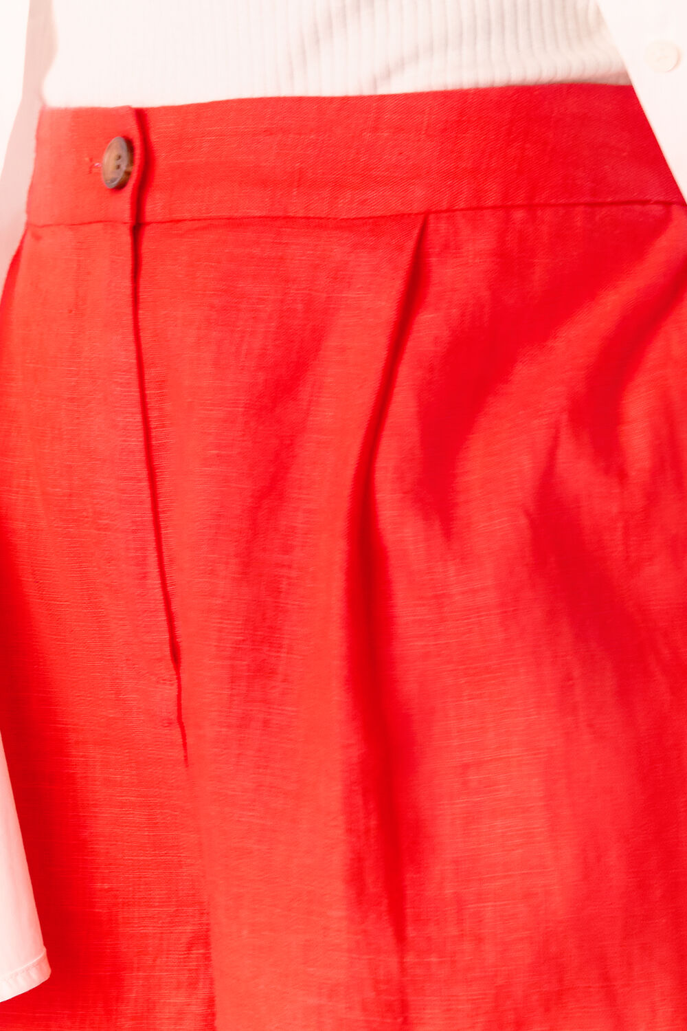 Red Tara Formal Linen Short
