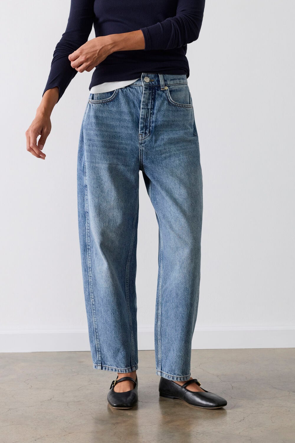 Light Wash Authentic Barrel Leg Jean