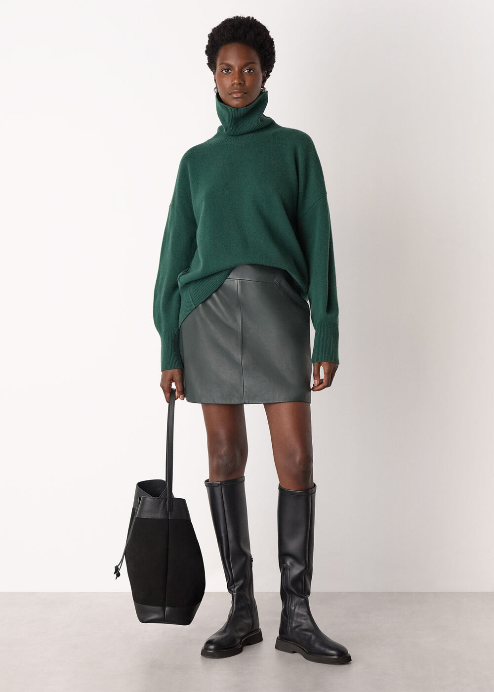 Wool Roll Curved Hem Knit