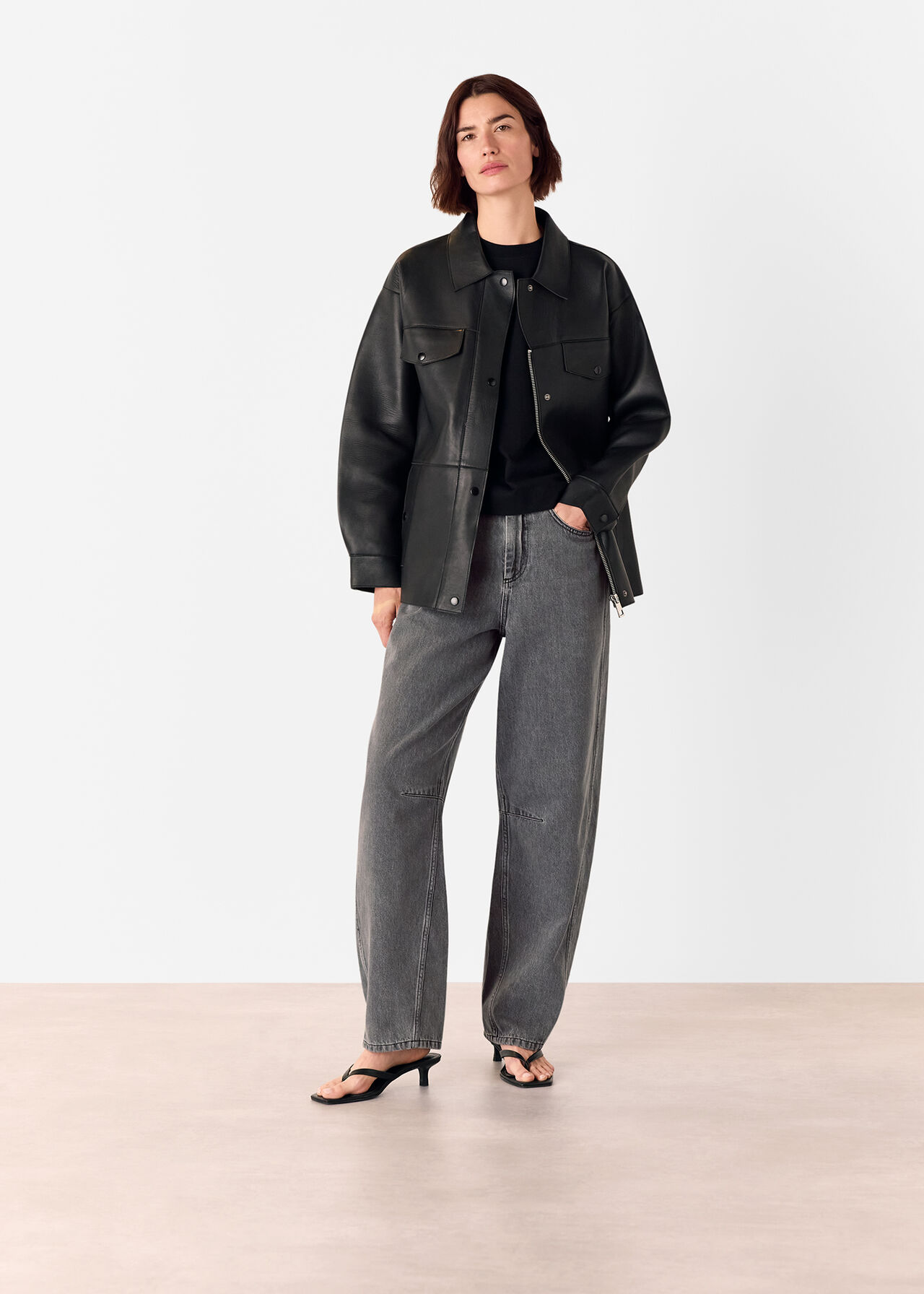 Horseshoe Barrel Leg Jean