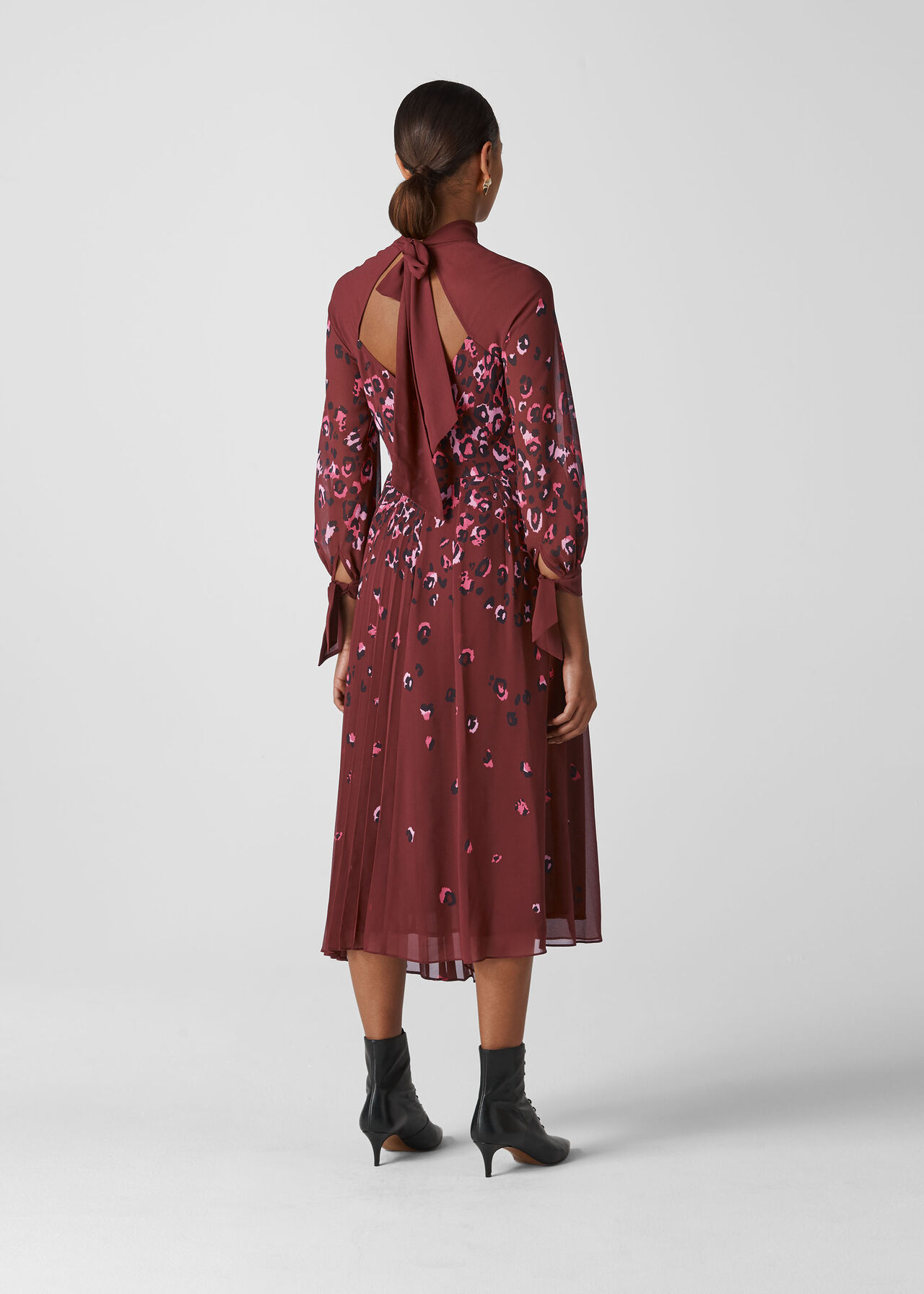 Leo Print Pleated Dress Burgundy