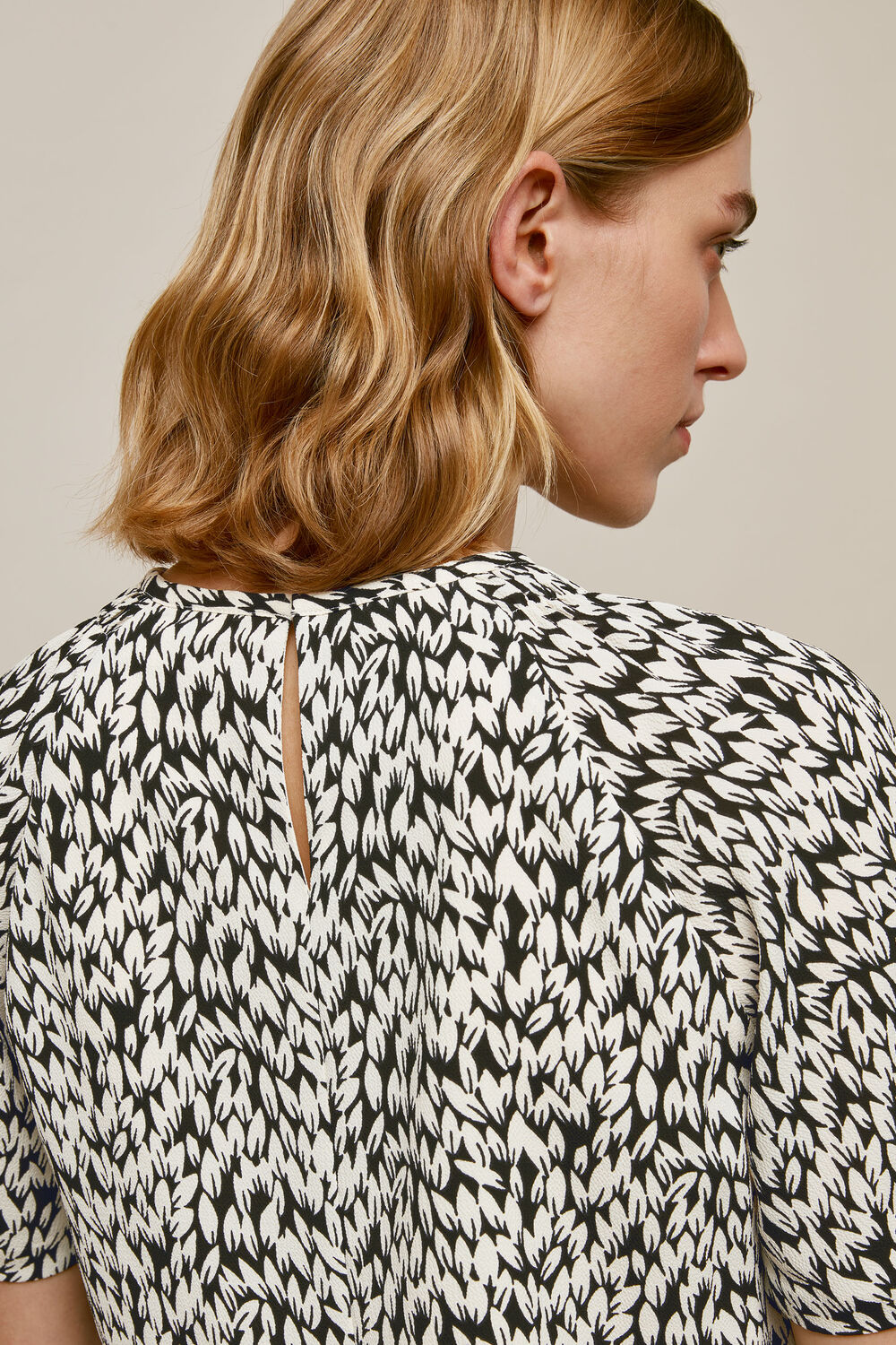 Petal Print Shell Top Black/White