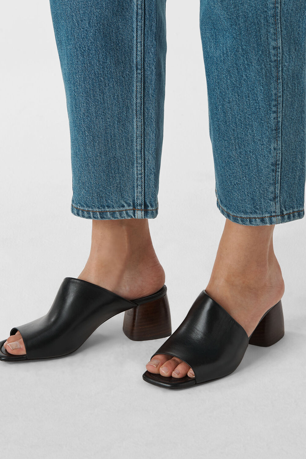 Arcade Asymmetric Mule Black
