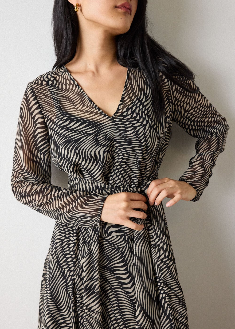 Black Geo V Neck Scarf Midi Dress