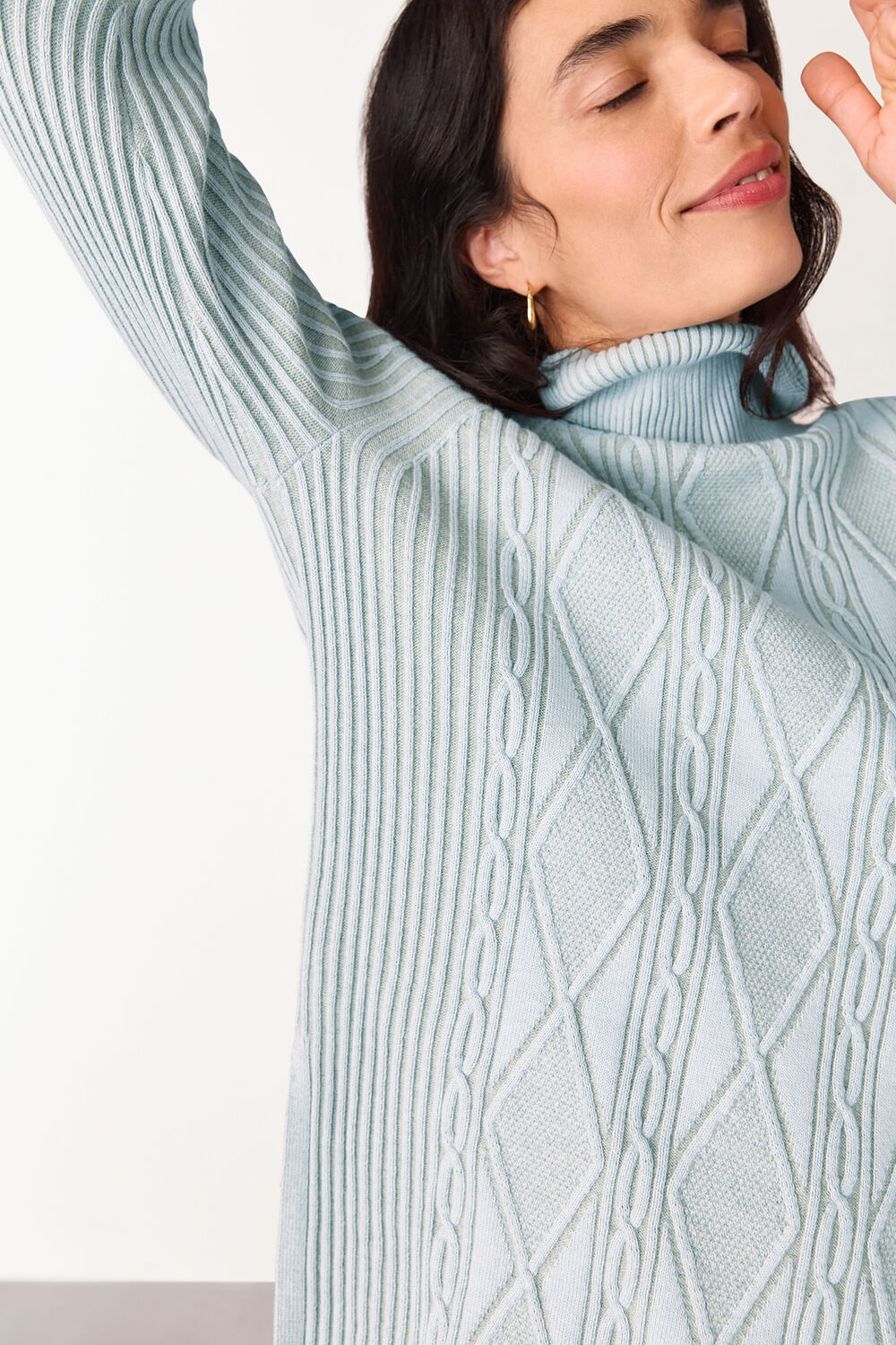 Aoife Fine Cable Roll Neck