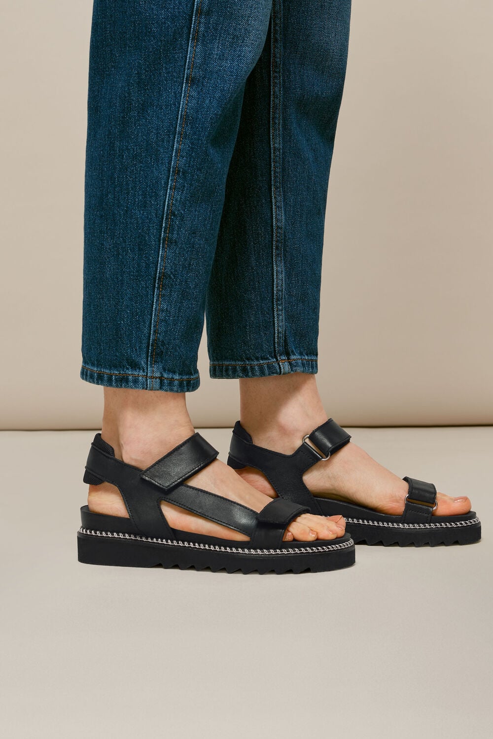 Noah Sporty Velcro Sandal Black