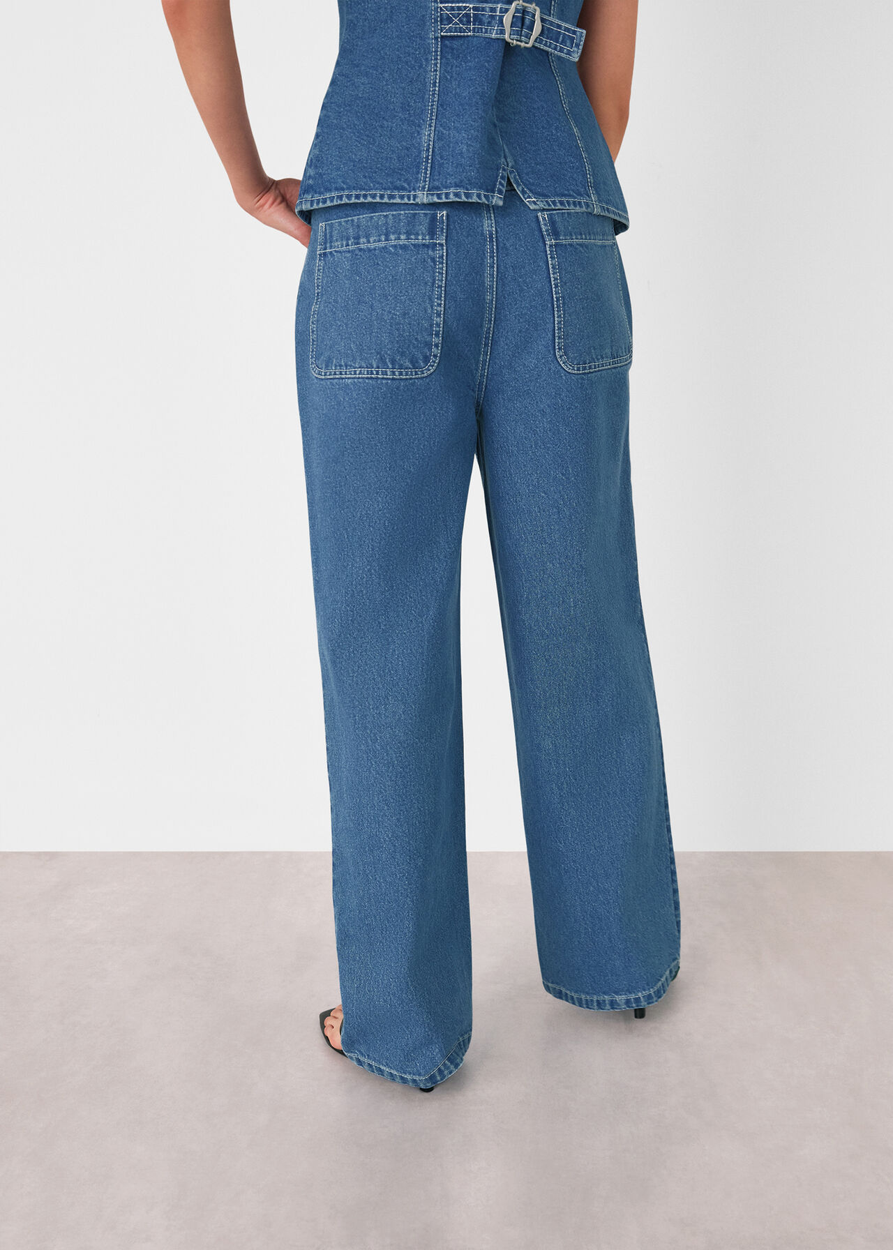 Relaxed Straight Leg Jean
