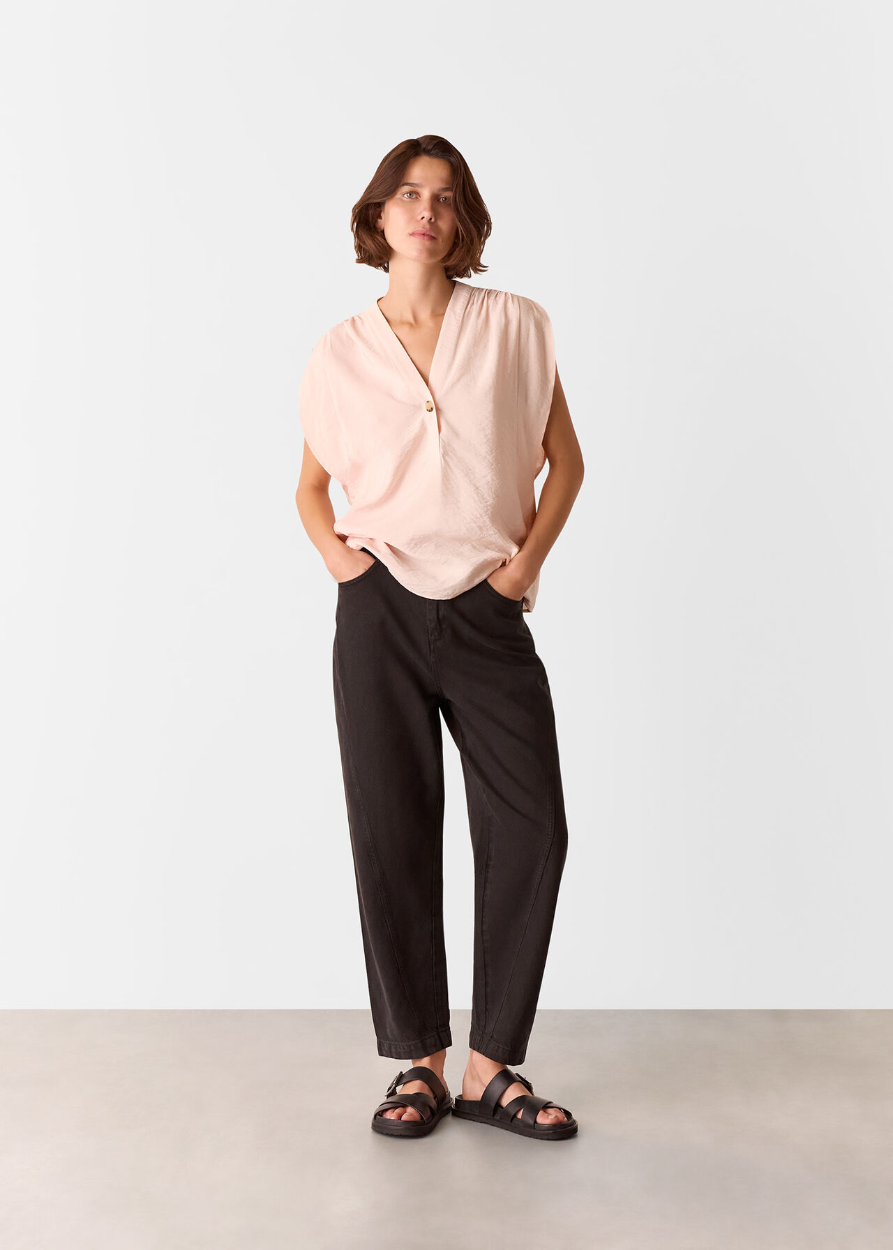 Gwen Sleeveless Blouse