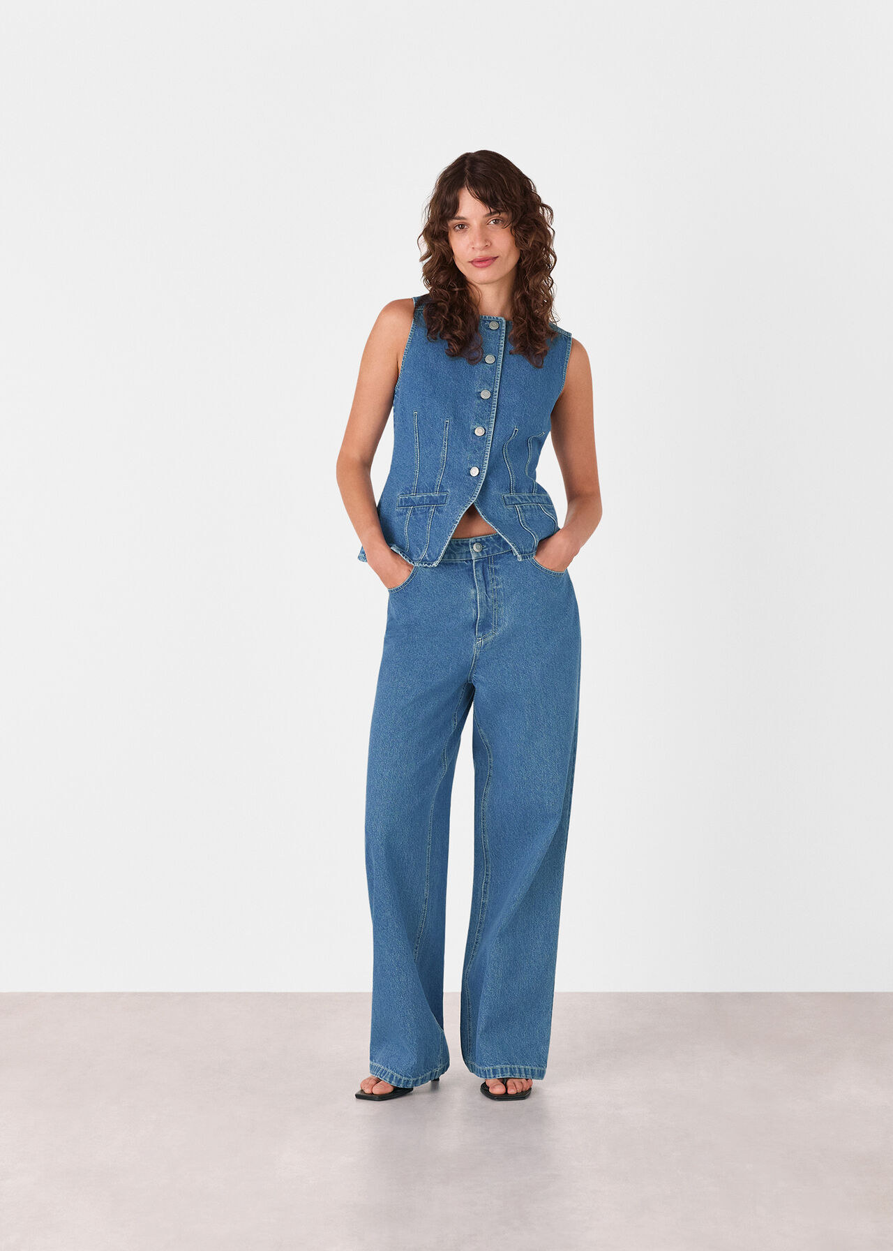Relaxed Straight Leg Jean