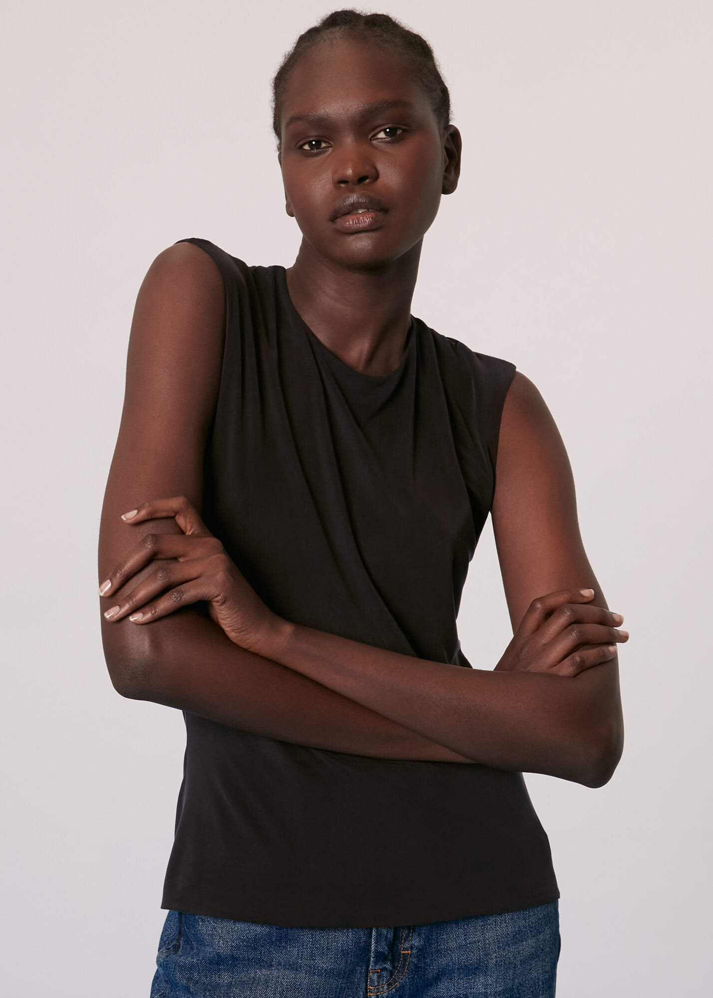 Keyhole hot sale cutout top
