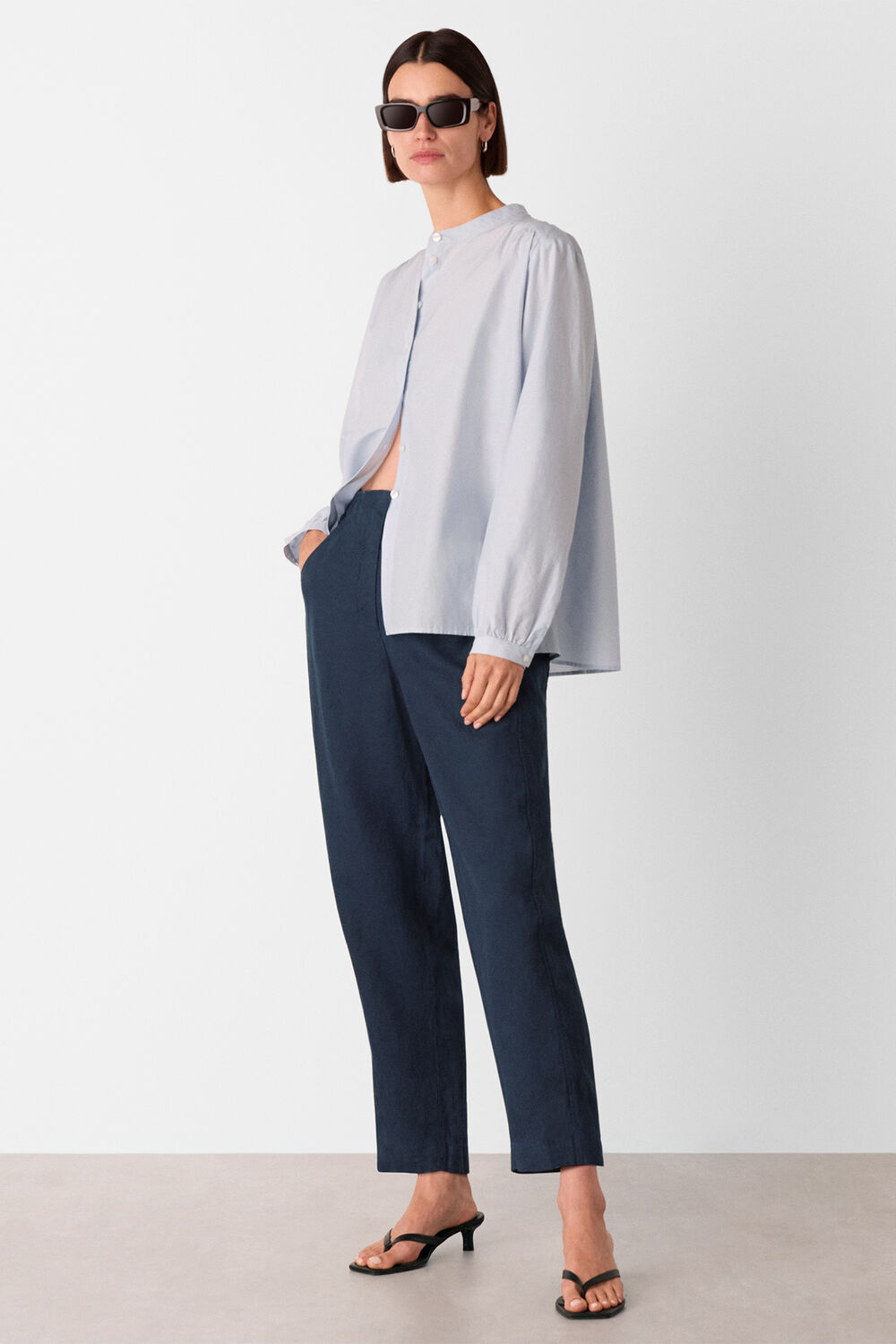 Navy Linen Barrel Trouser