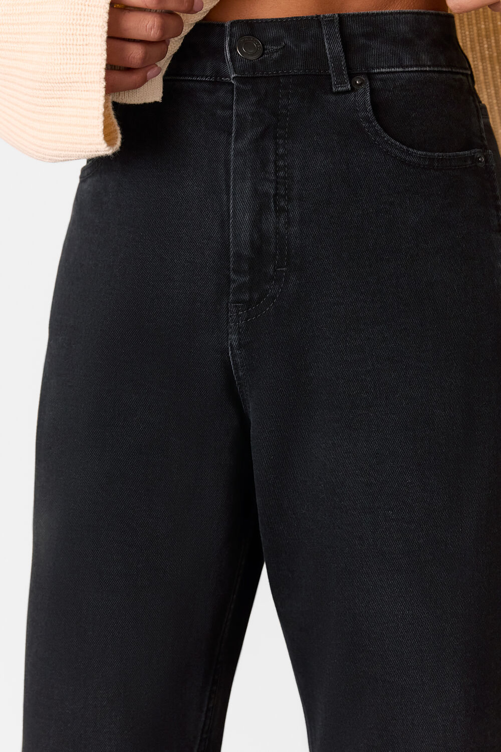 Petite Stretch Barrel Leg Jean