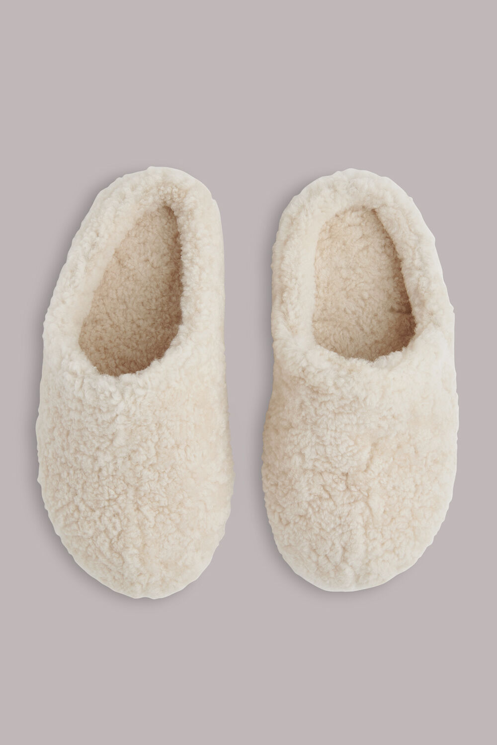 Anya Slipper