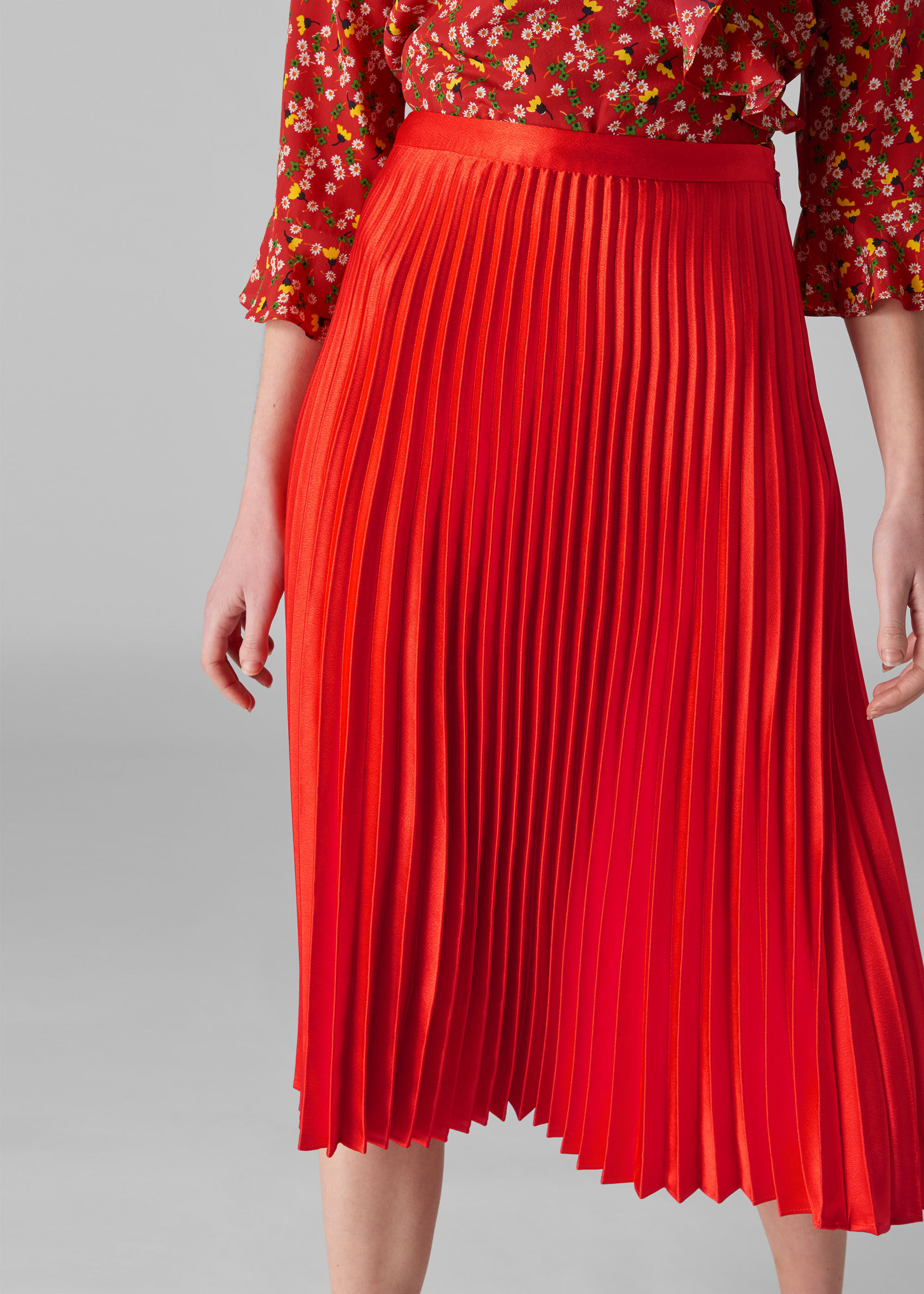Womens pleated store red skirt