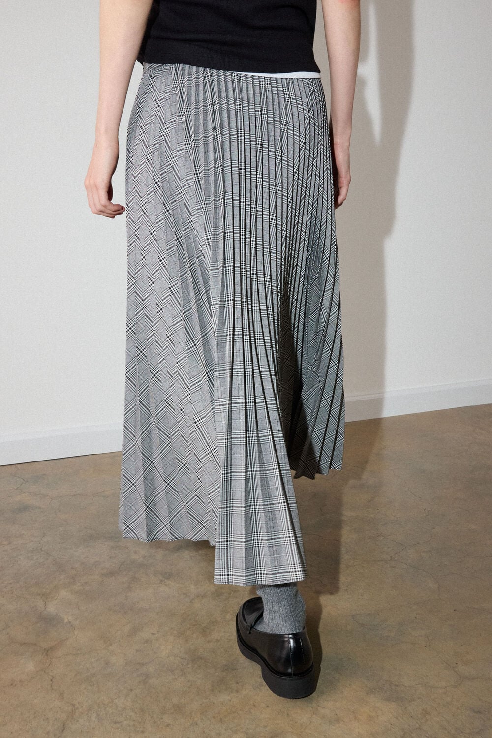 Grey Petite Check Pleated Midi Skirt