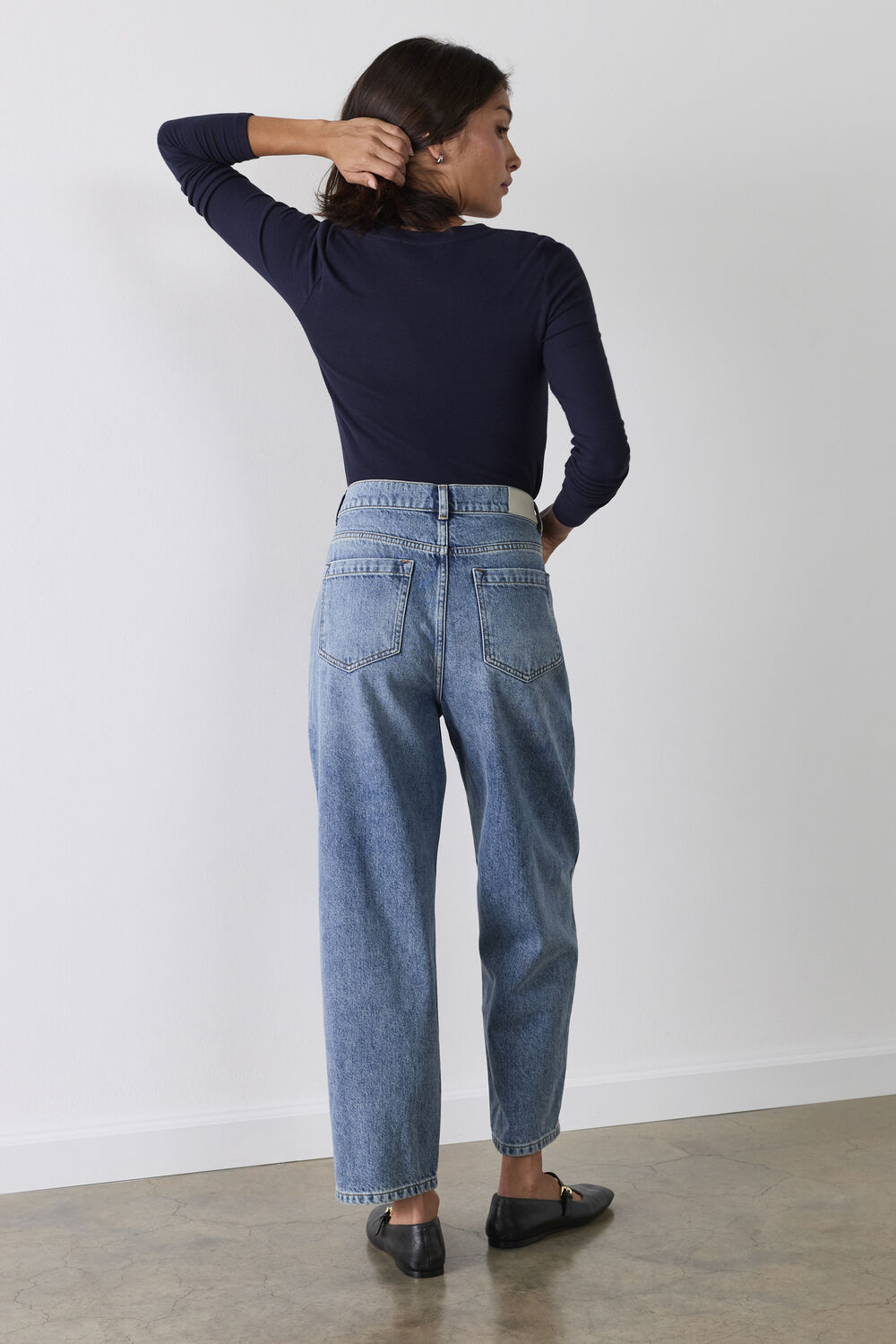 Light Wash Authentic Barrel Leg Jean