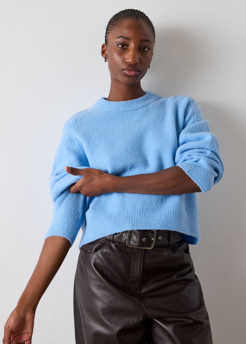 Wool Mix Curved Hem Knit