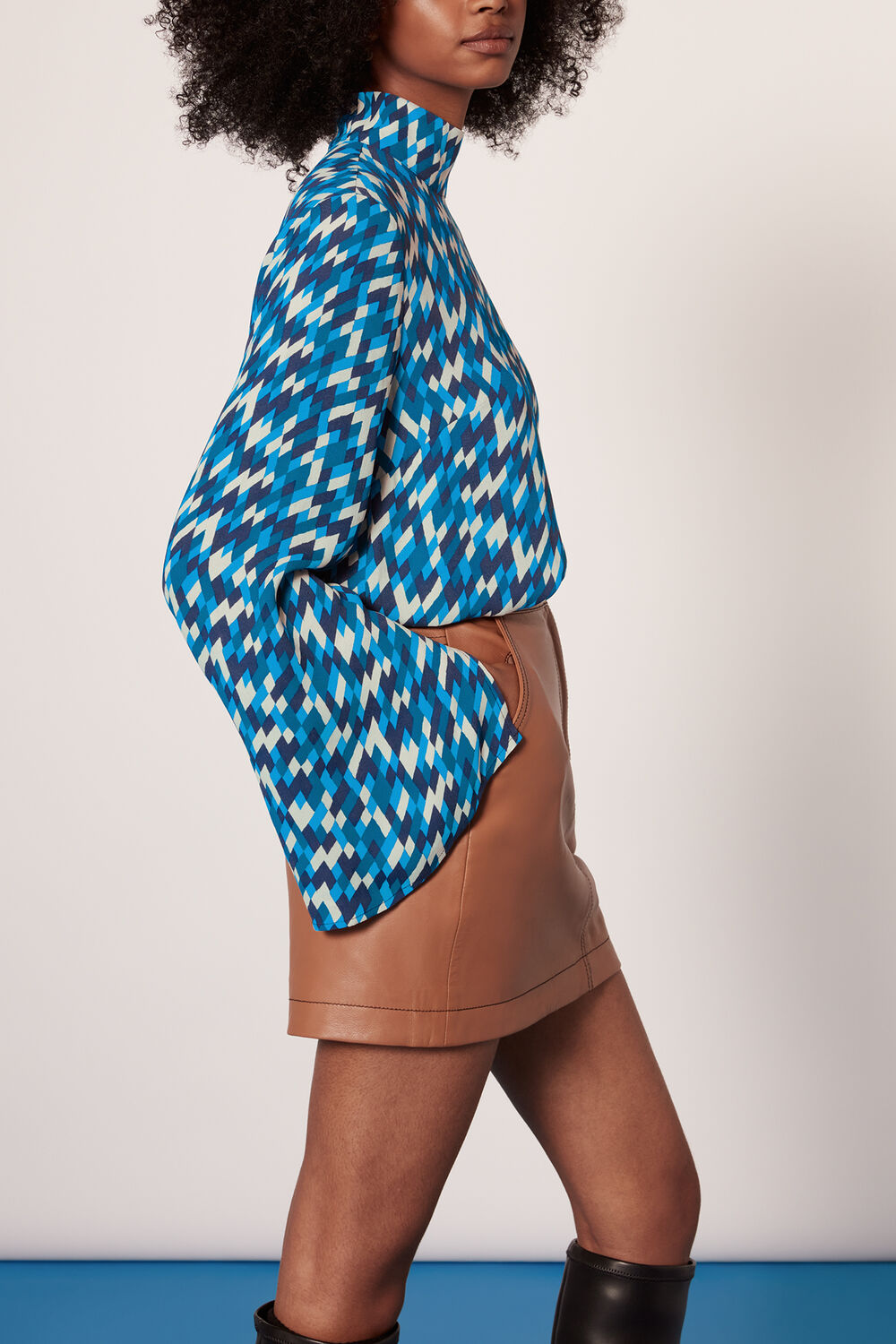 Diagonal Diamond Top