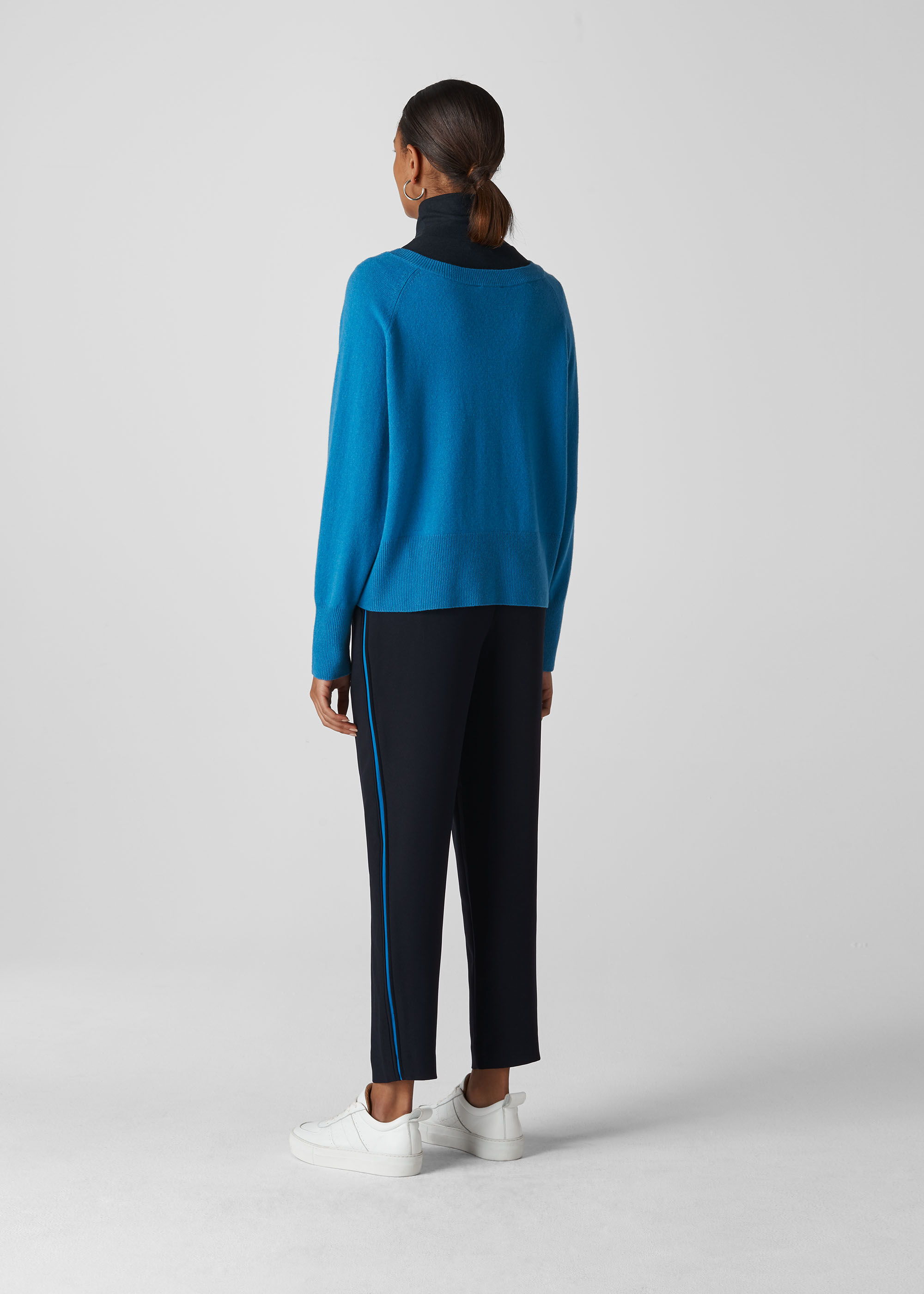 Navy trousers with side sales stripe