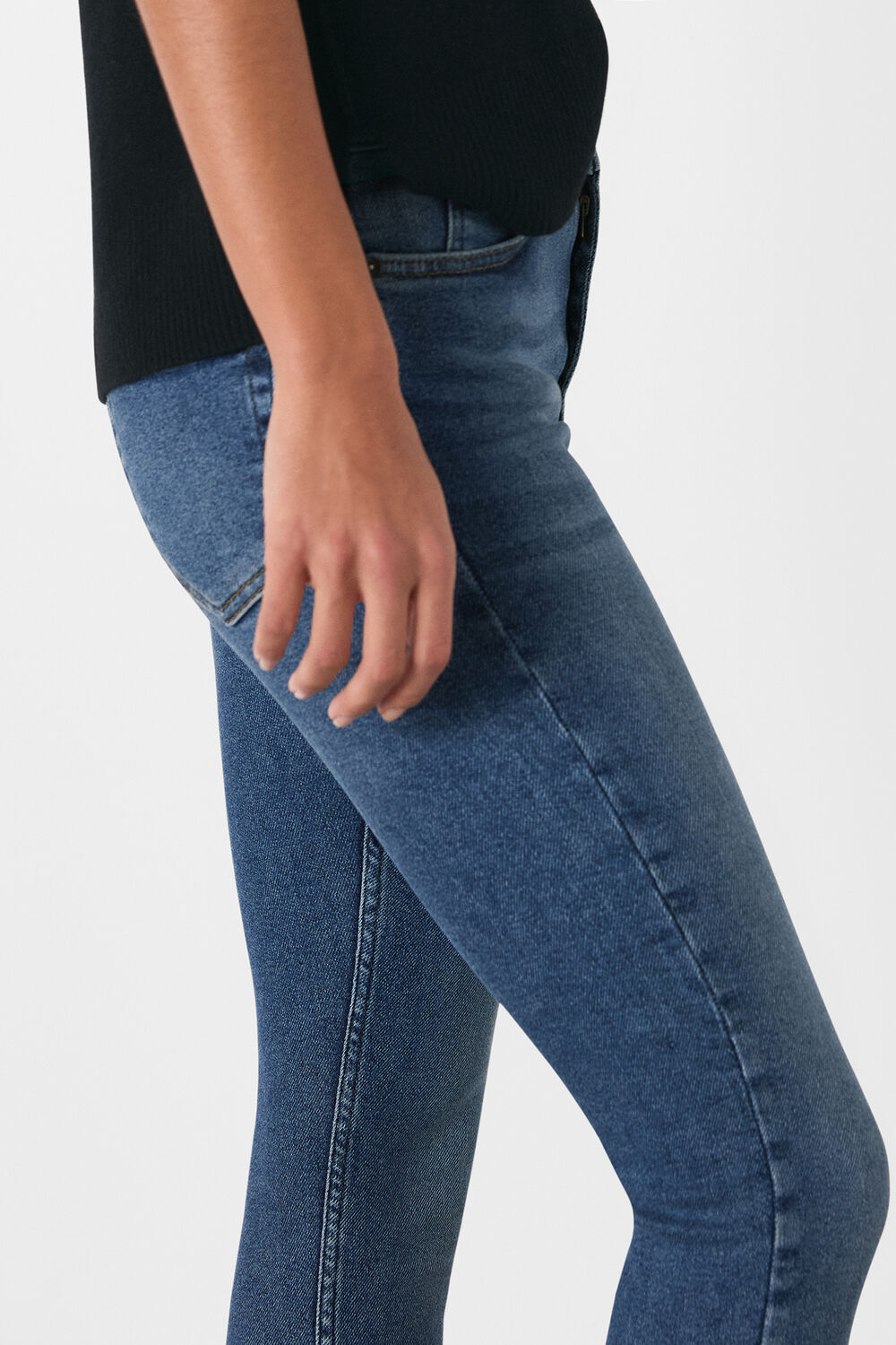 Stretch Sculpted Skinny Jean