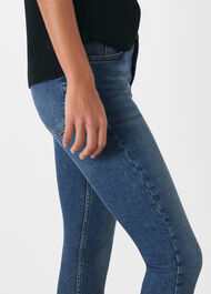 Stretch Sculpted Skinny Jean