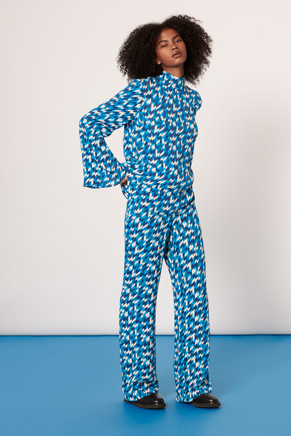 Diagonal Diamond Flare Trouser