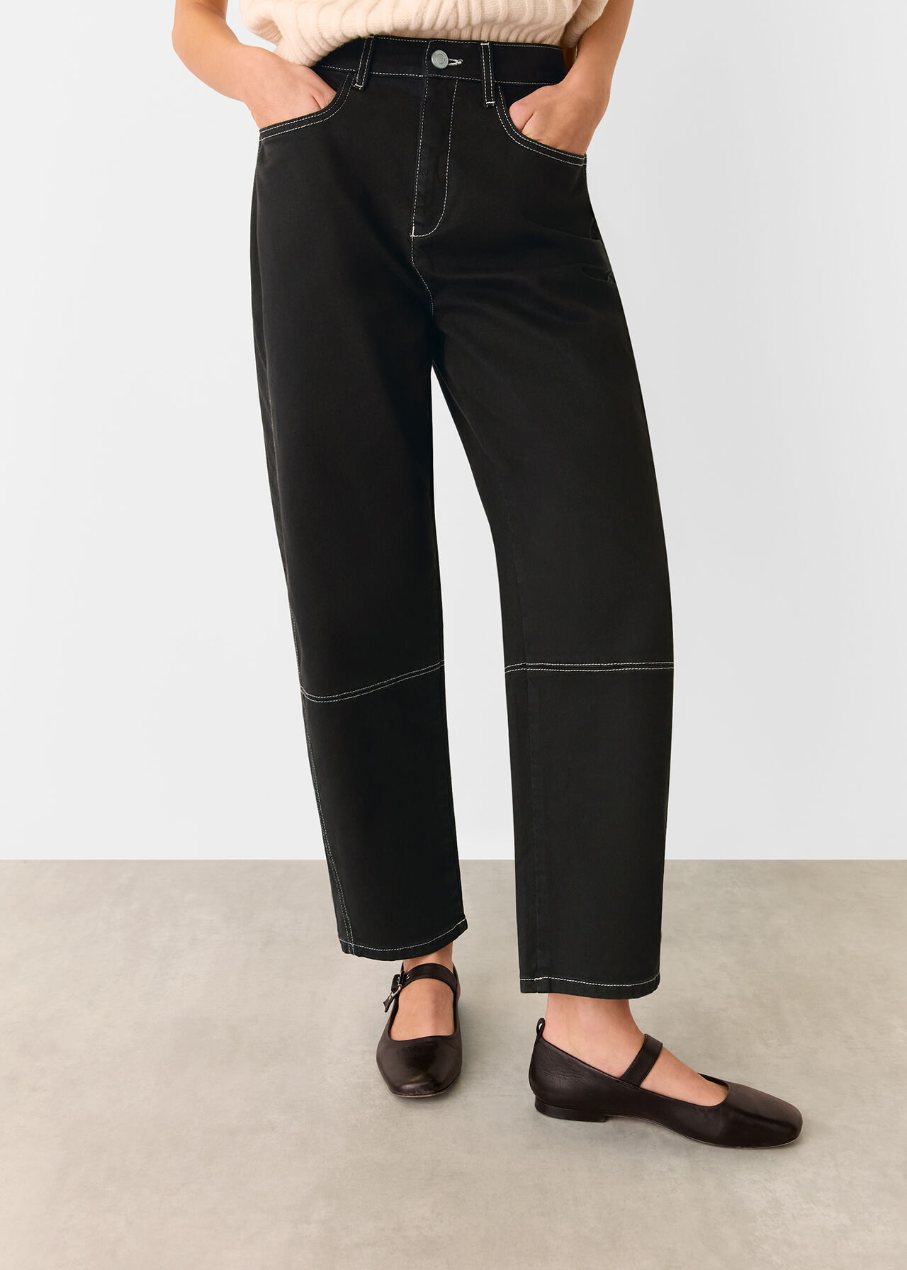 Contrast Detail Barrel Jean
