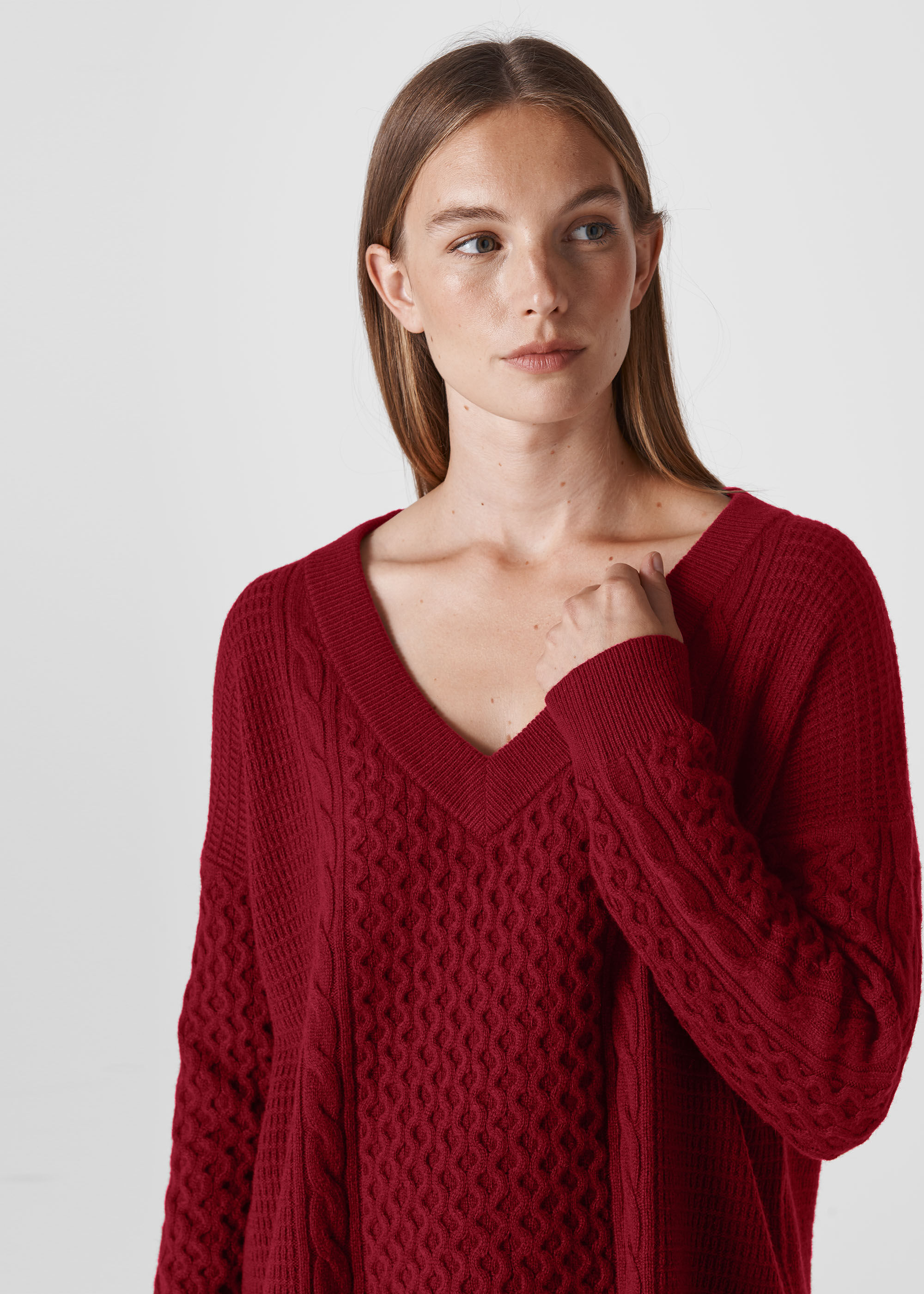 Red Cable V Neck Knit