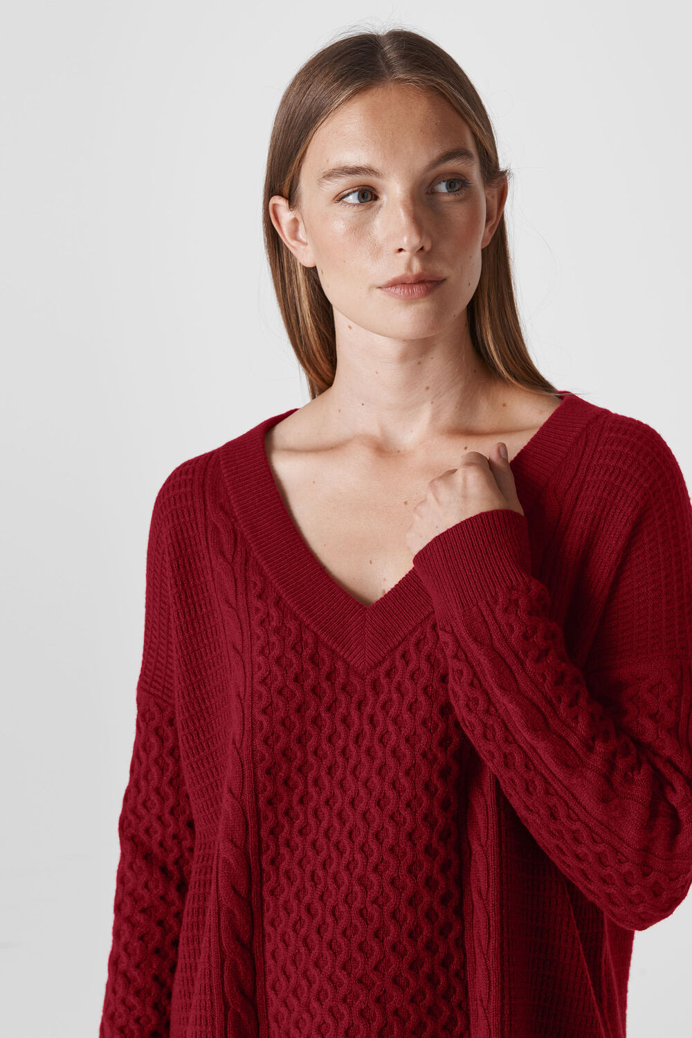 Cable V Neck Knit