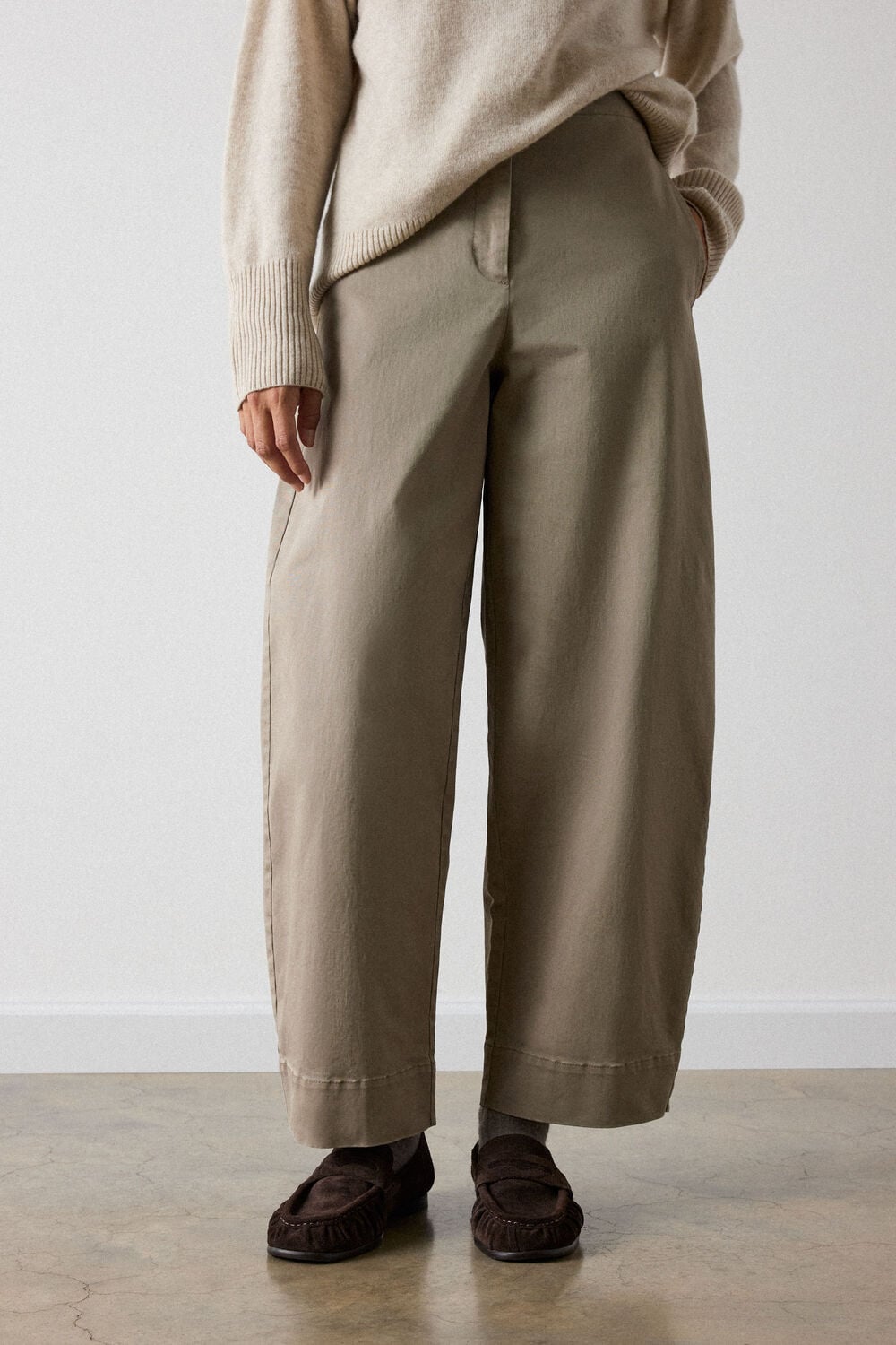 Beige Clean Cotton Barrel Trouser