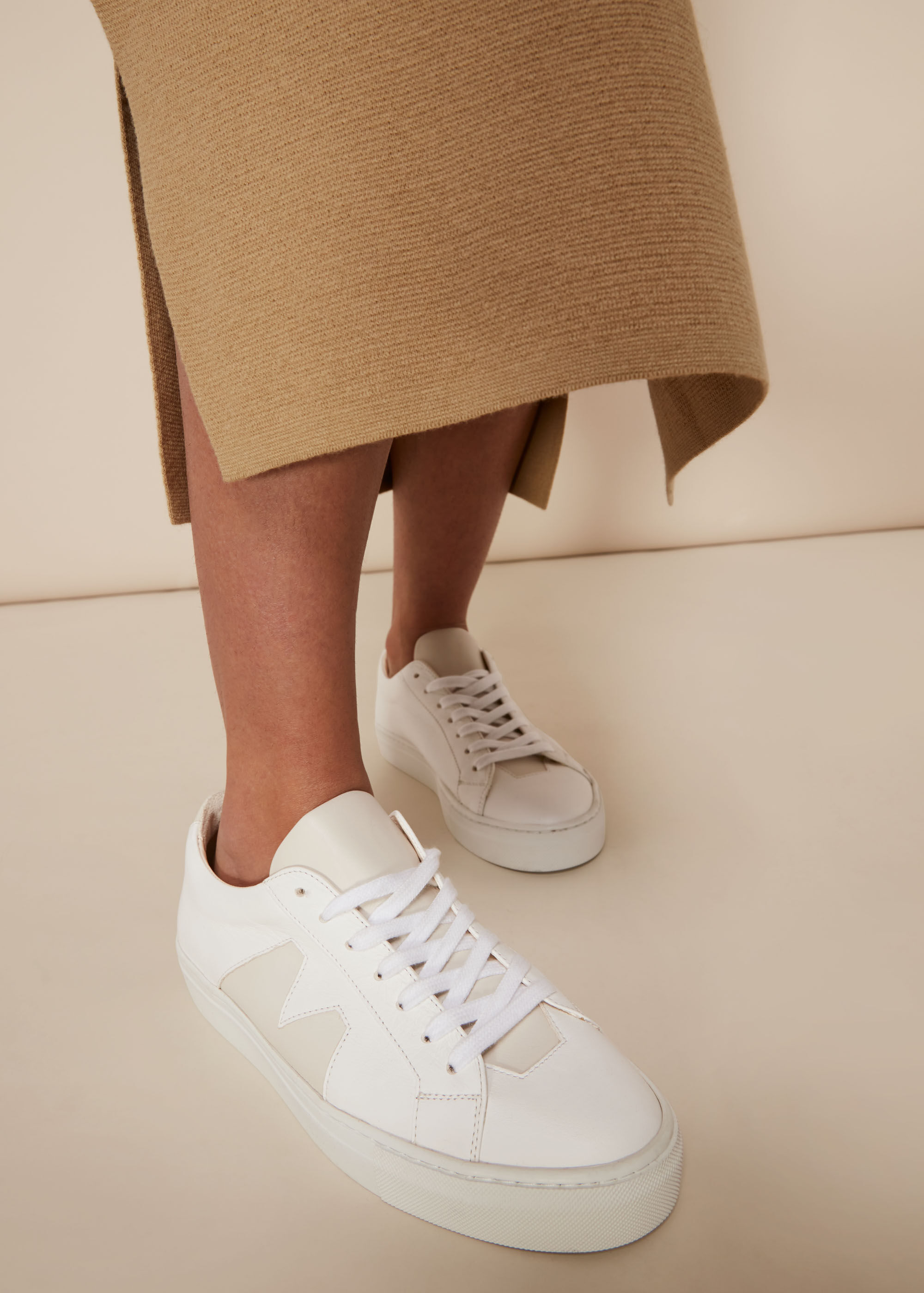 White Chilton Trainer