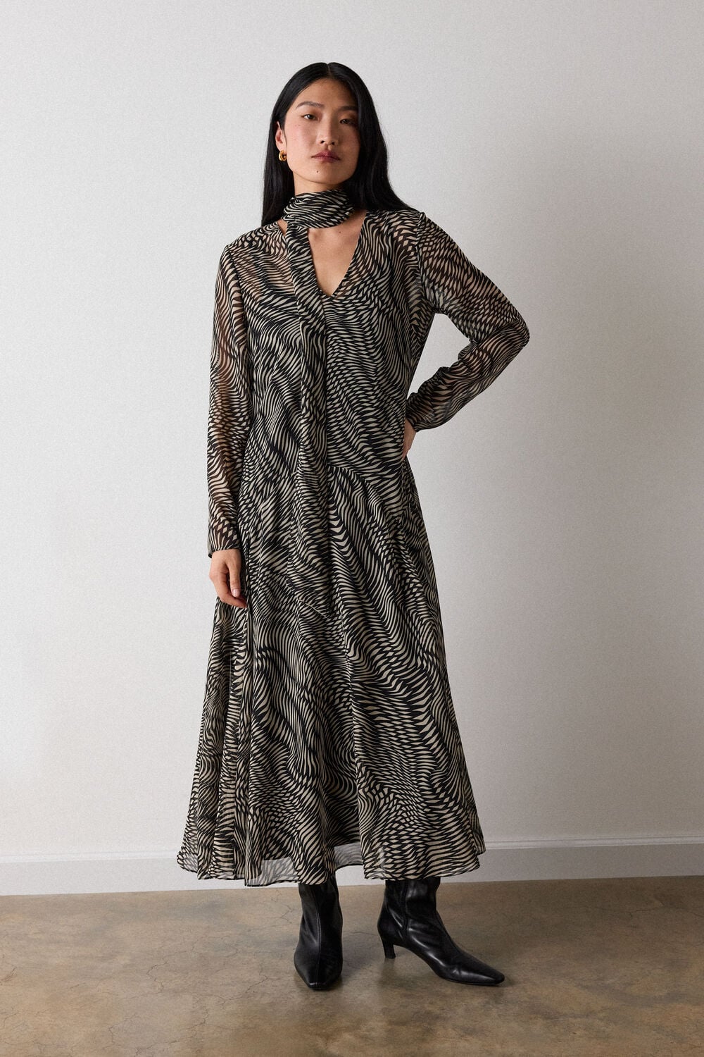 Black Geo V Neck Scarf Midi Dress