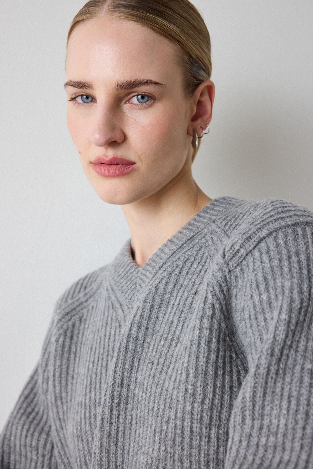 Grey Wool Chunky V Neck Rib Knit